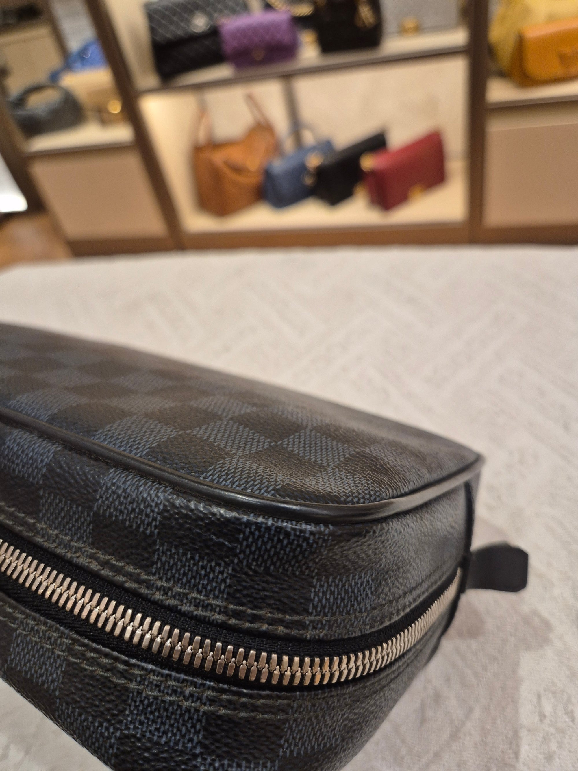 LV Toilet Pouch Damier Graphite