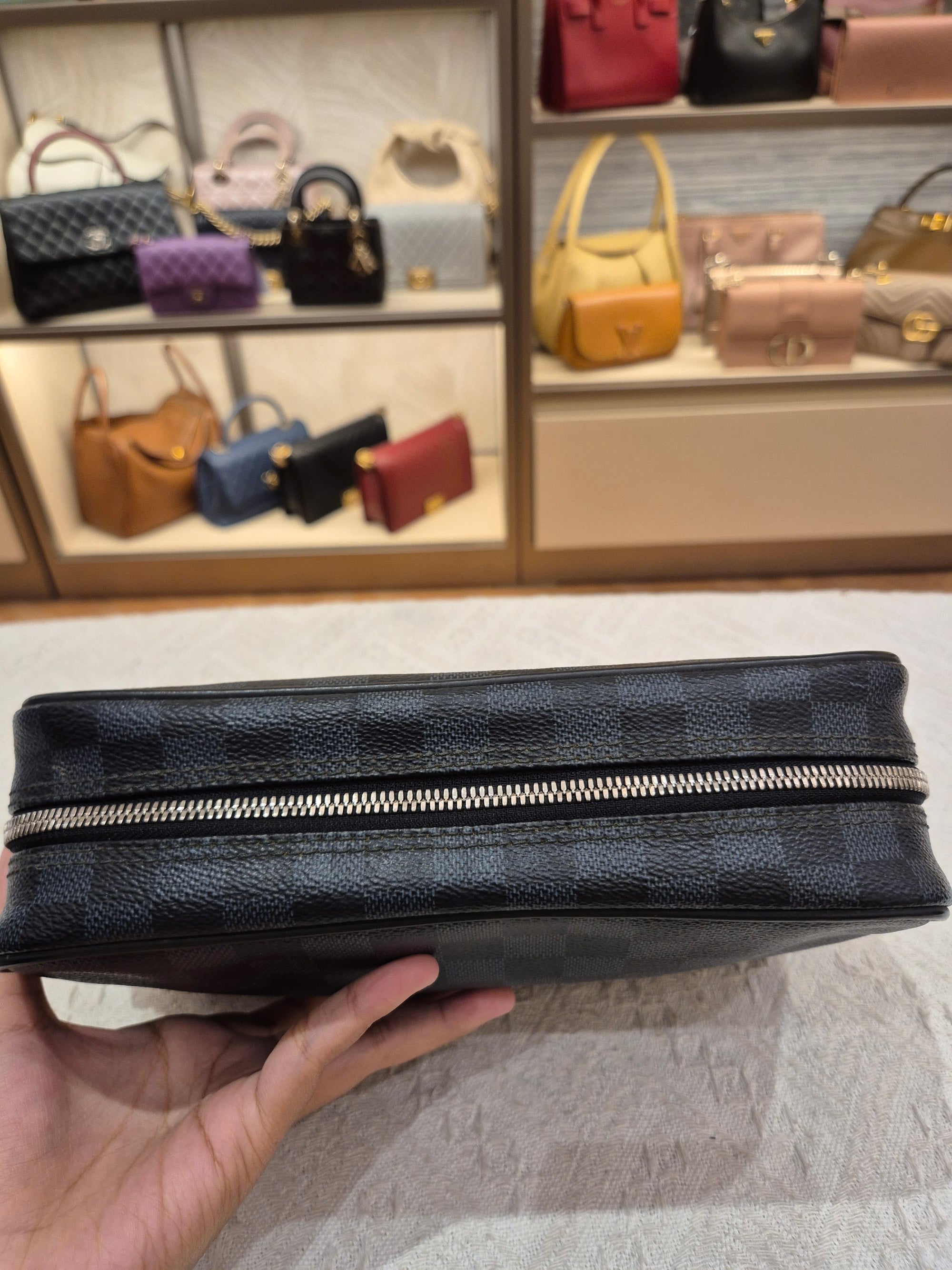 LV Toilet Pouch Damier Graphite