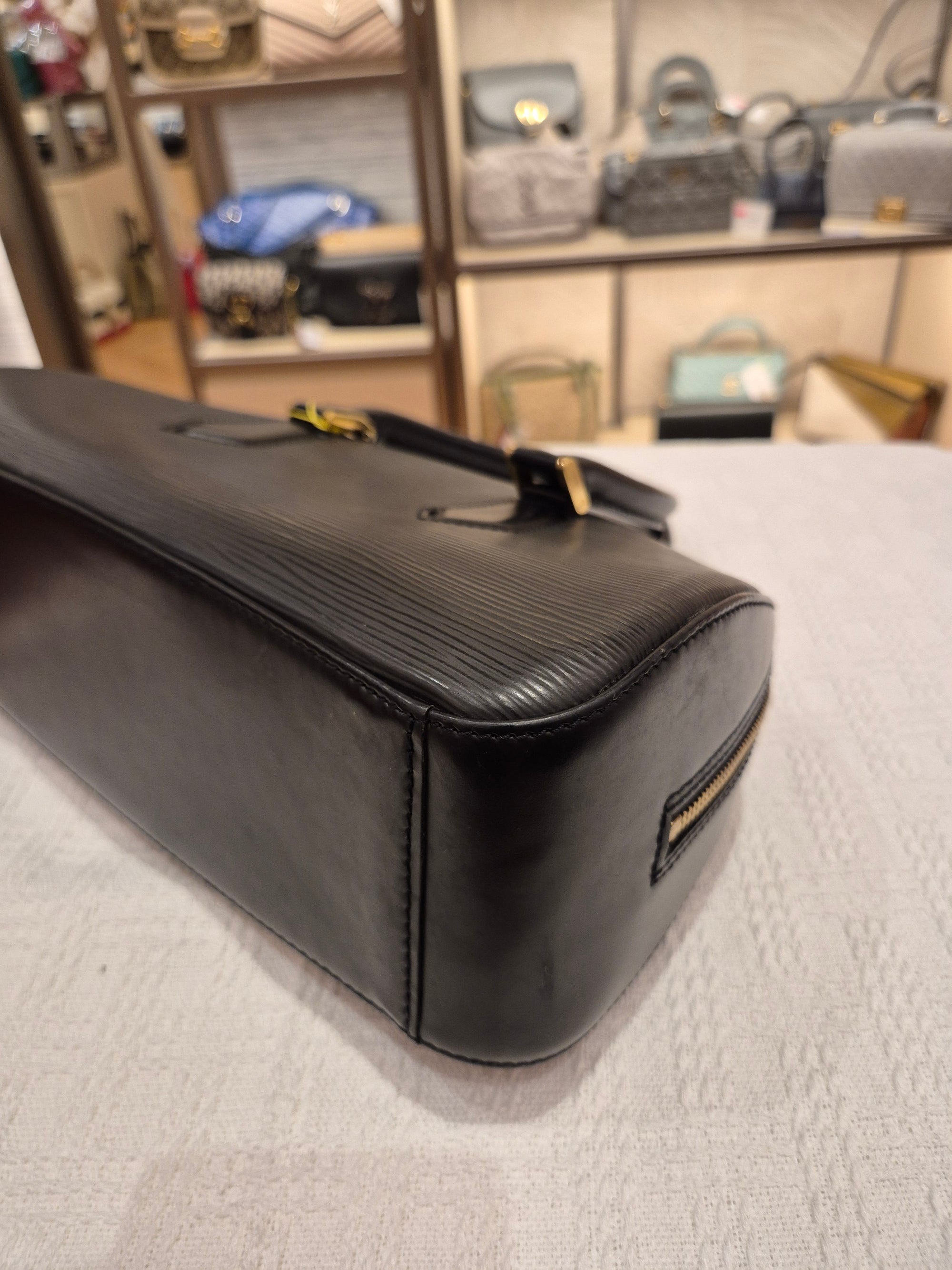 Louis Vuitton Jasmine Epi Black
