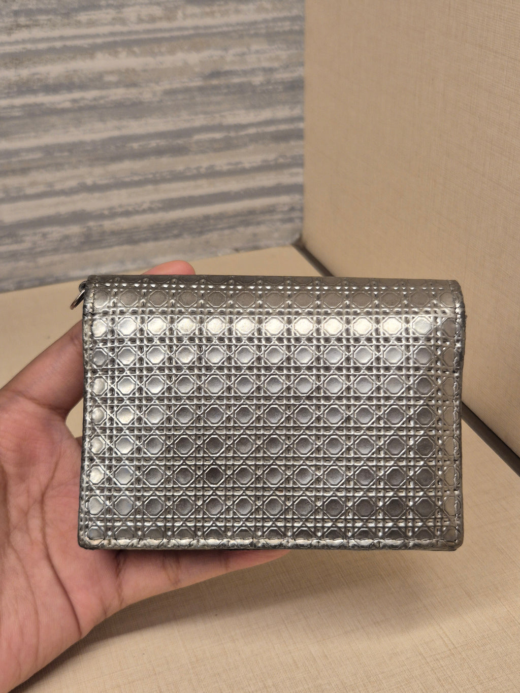 Diorama Card holder