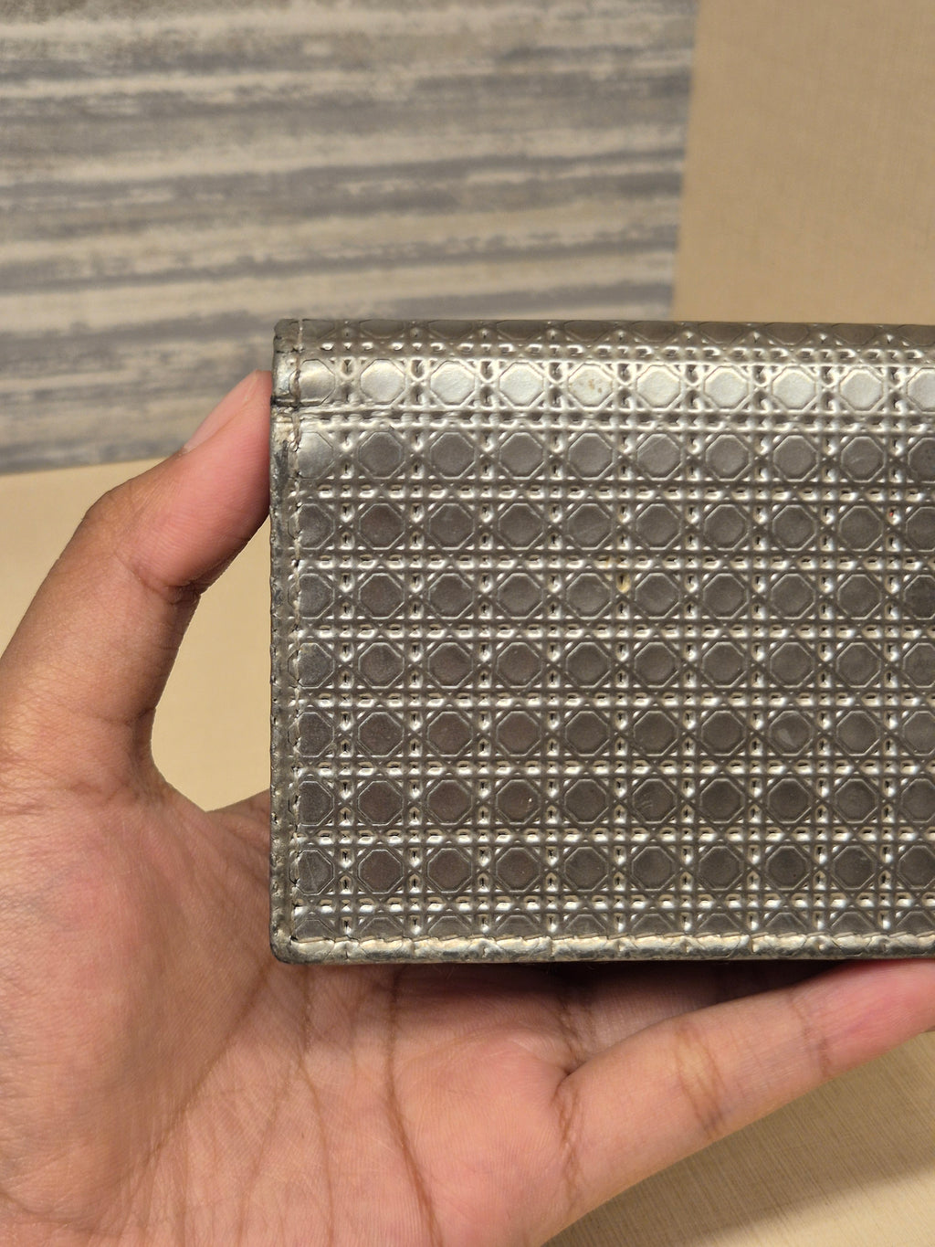 Diorama Card holder