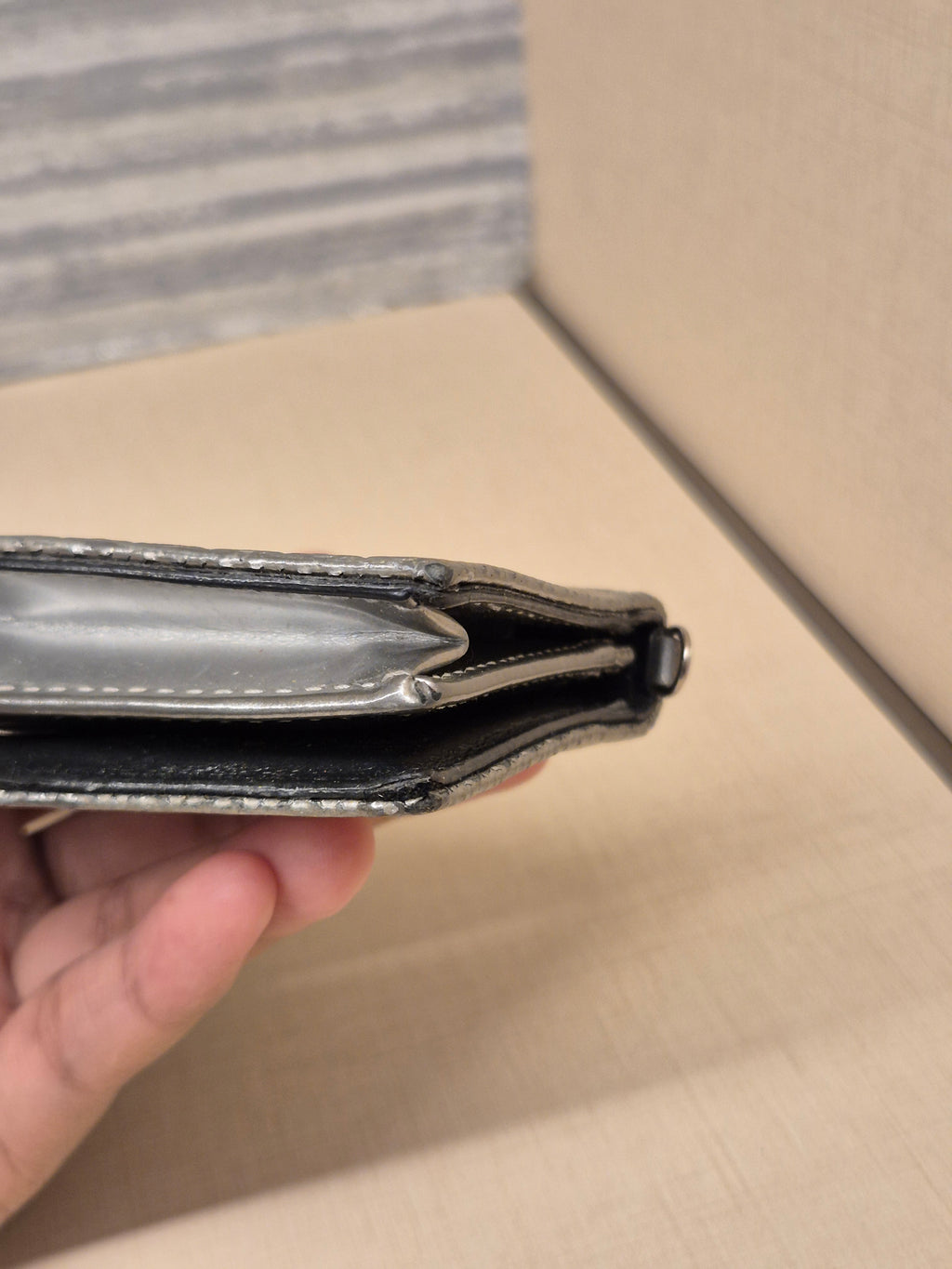 Diorama Card holder