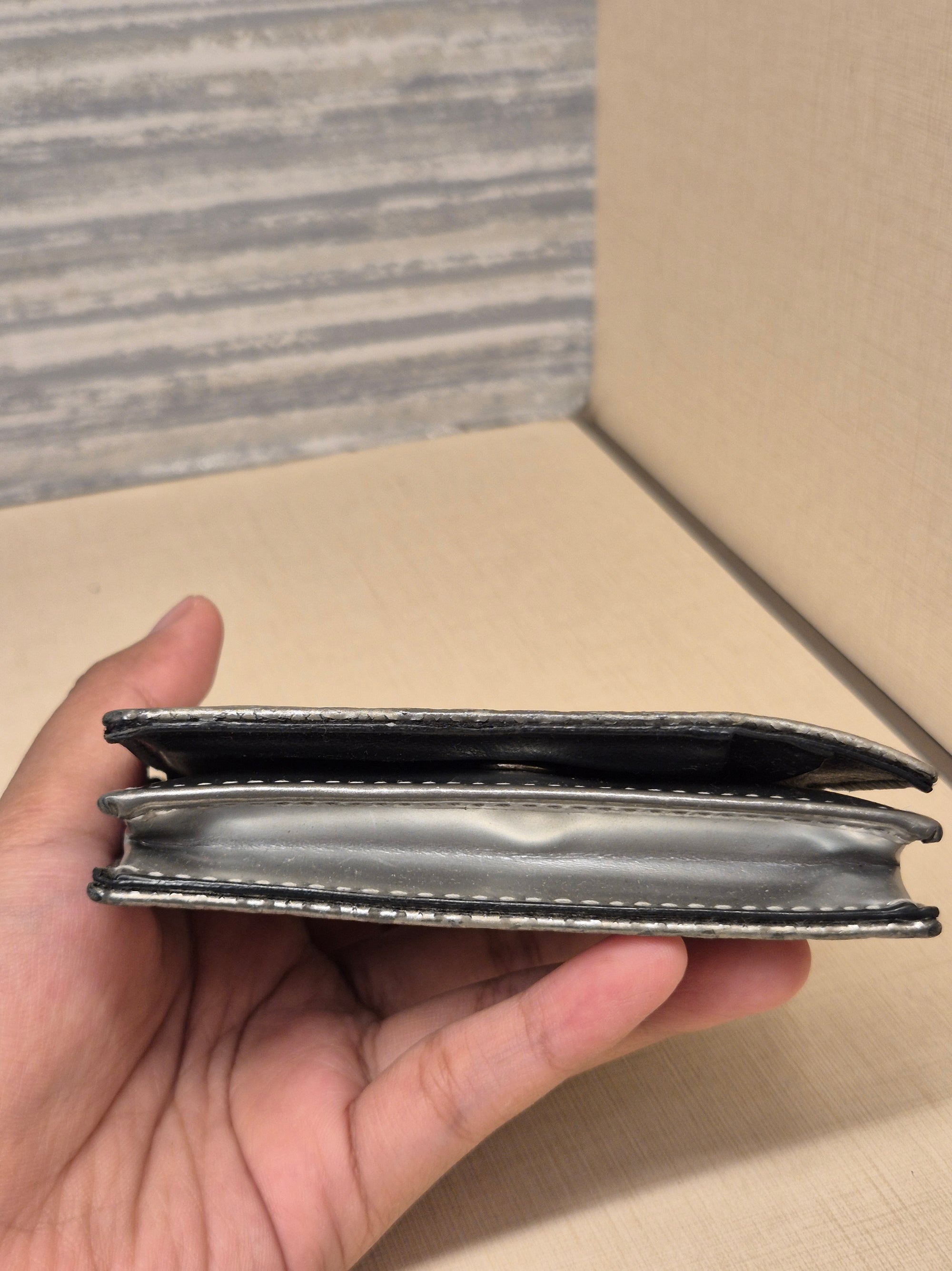 Diorama Card holder