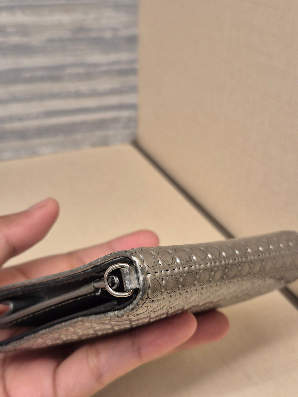 Diorama Card holder