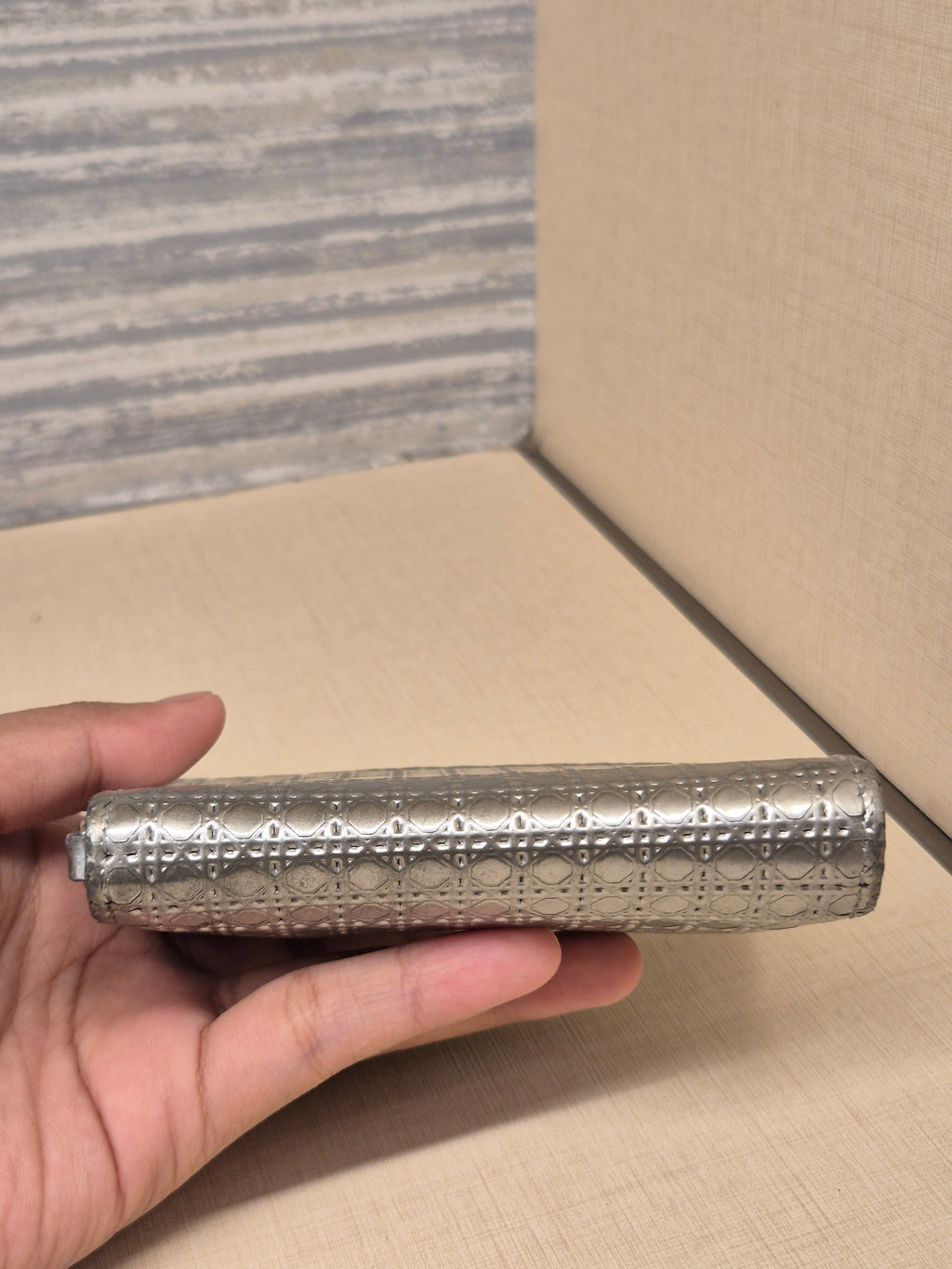 Diorama Card holder