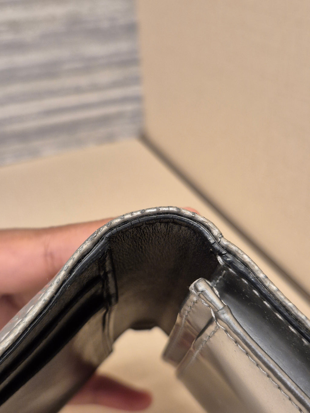 Diorama Card holder
