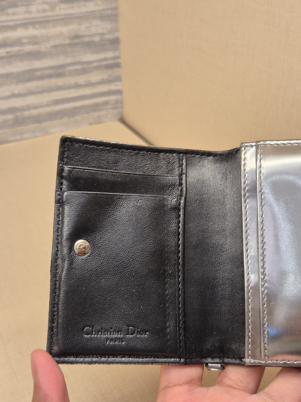 Diorama Card holder