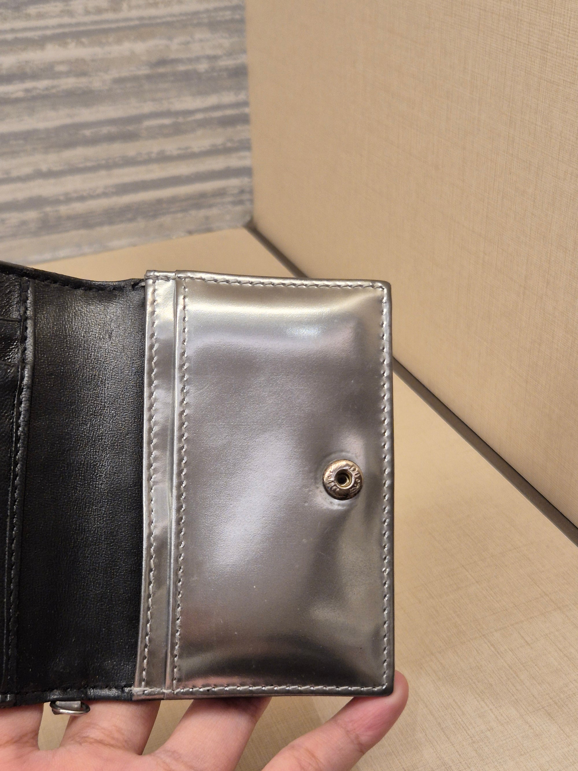 Diorama Card holder