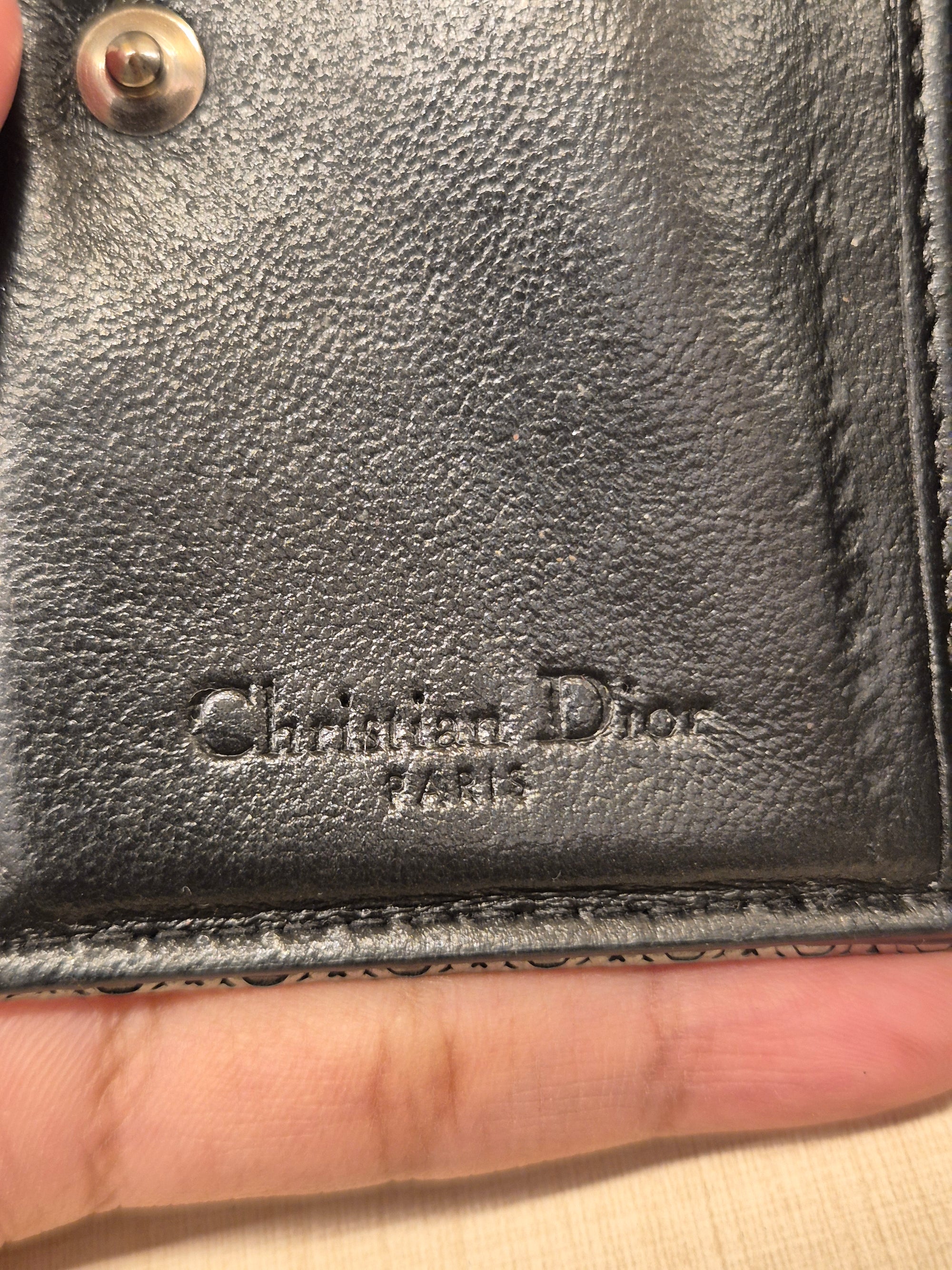 Diorama Card holder