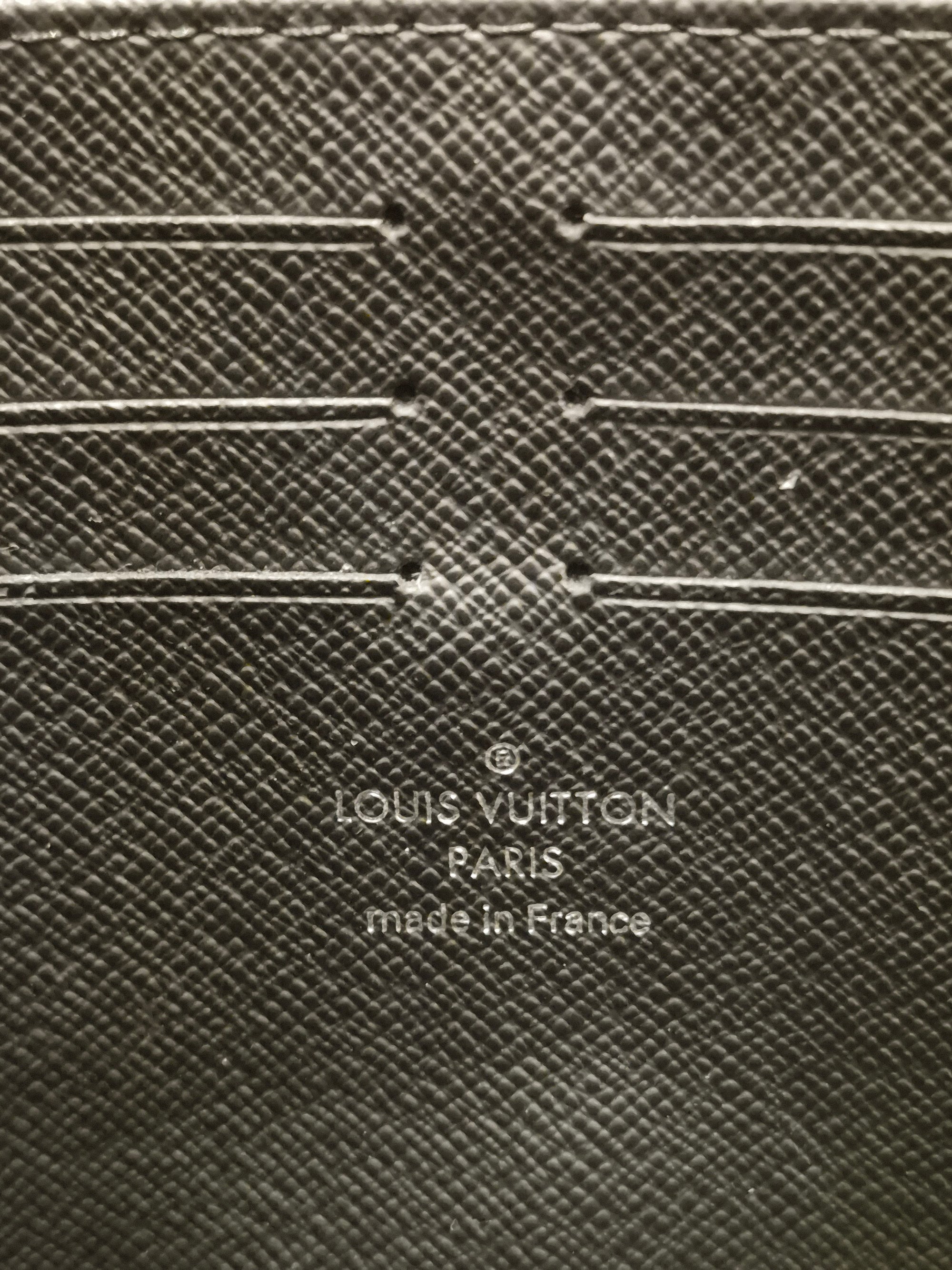 Louis Vuitton Pochette Voyage Taiga