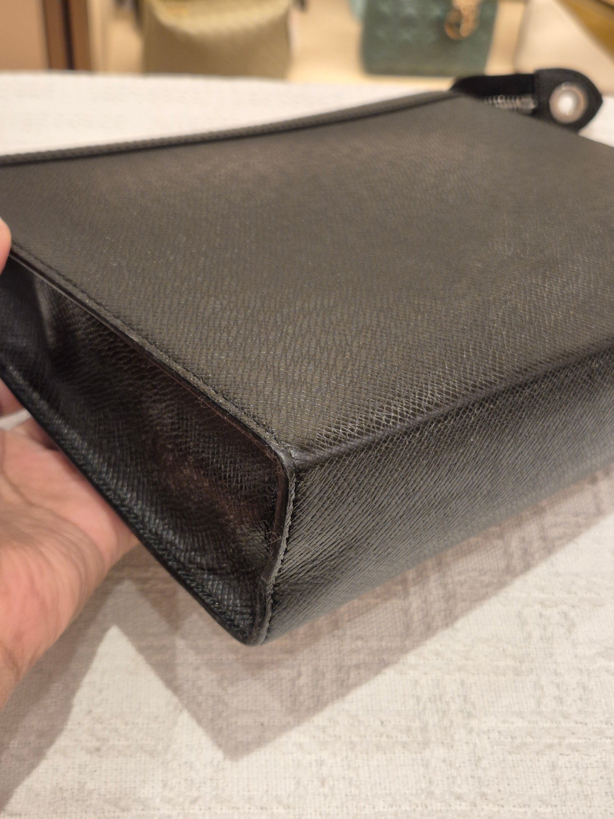 Louis Vuitton Pochette Voyage Taiga