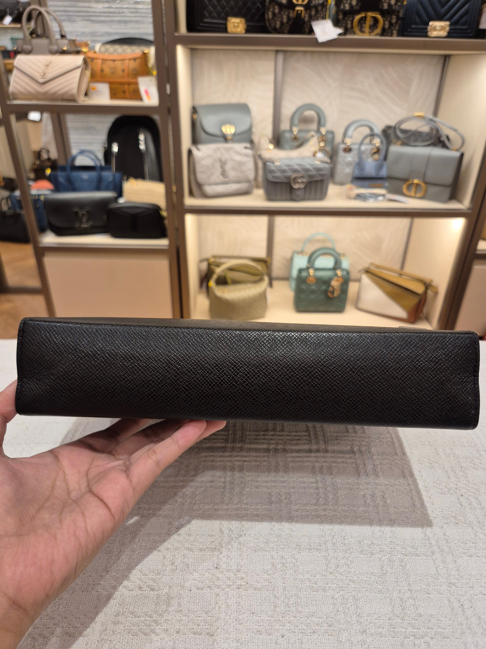 Louis Vuitton Pochette Voyage Taiga