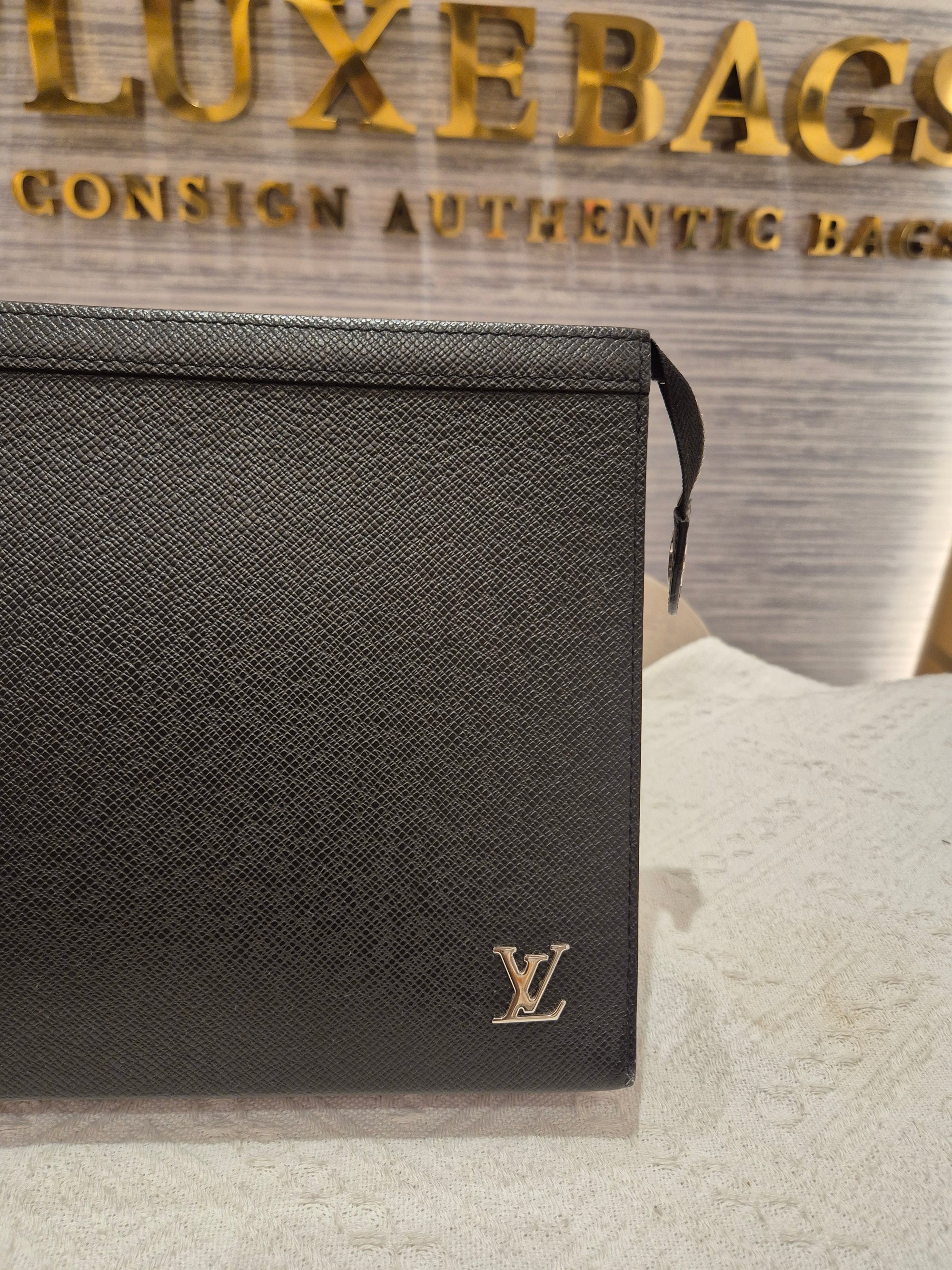 Louis Vuitton Pochette Voyage Taiga