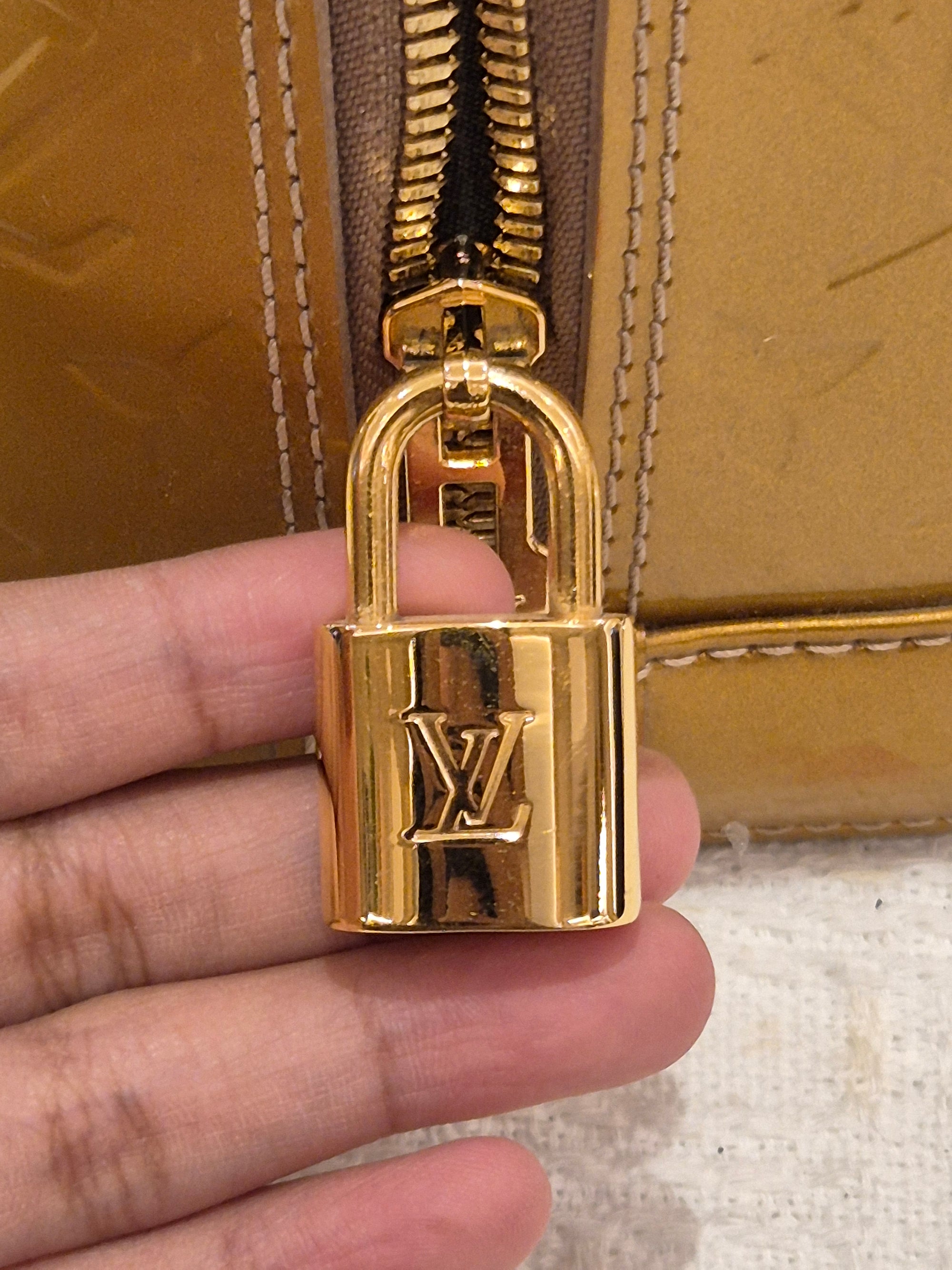 Louis Vuitton Alma PM Vernis