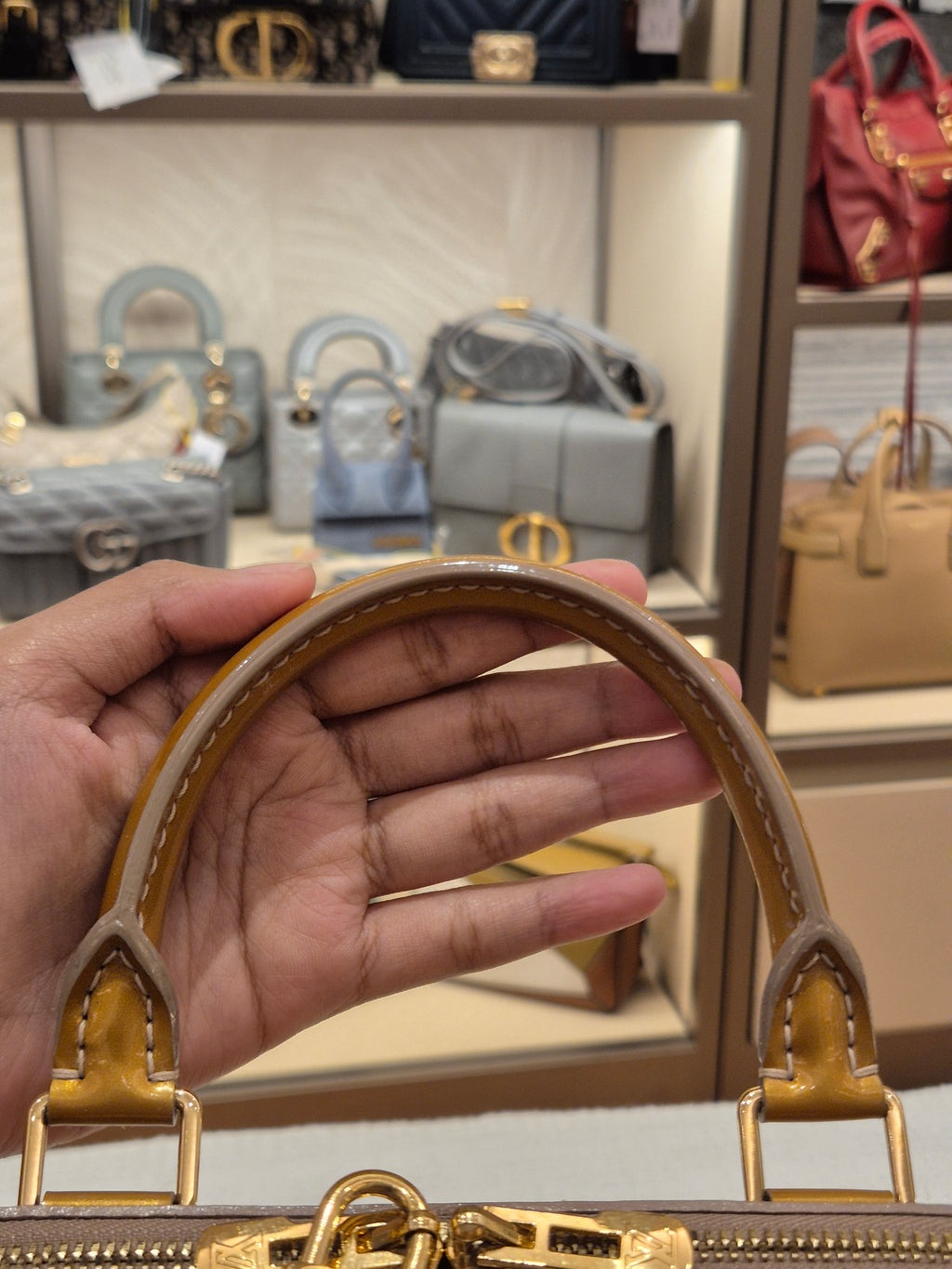 Louis Vuitton Alma PM Vernis