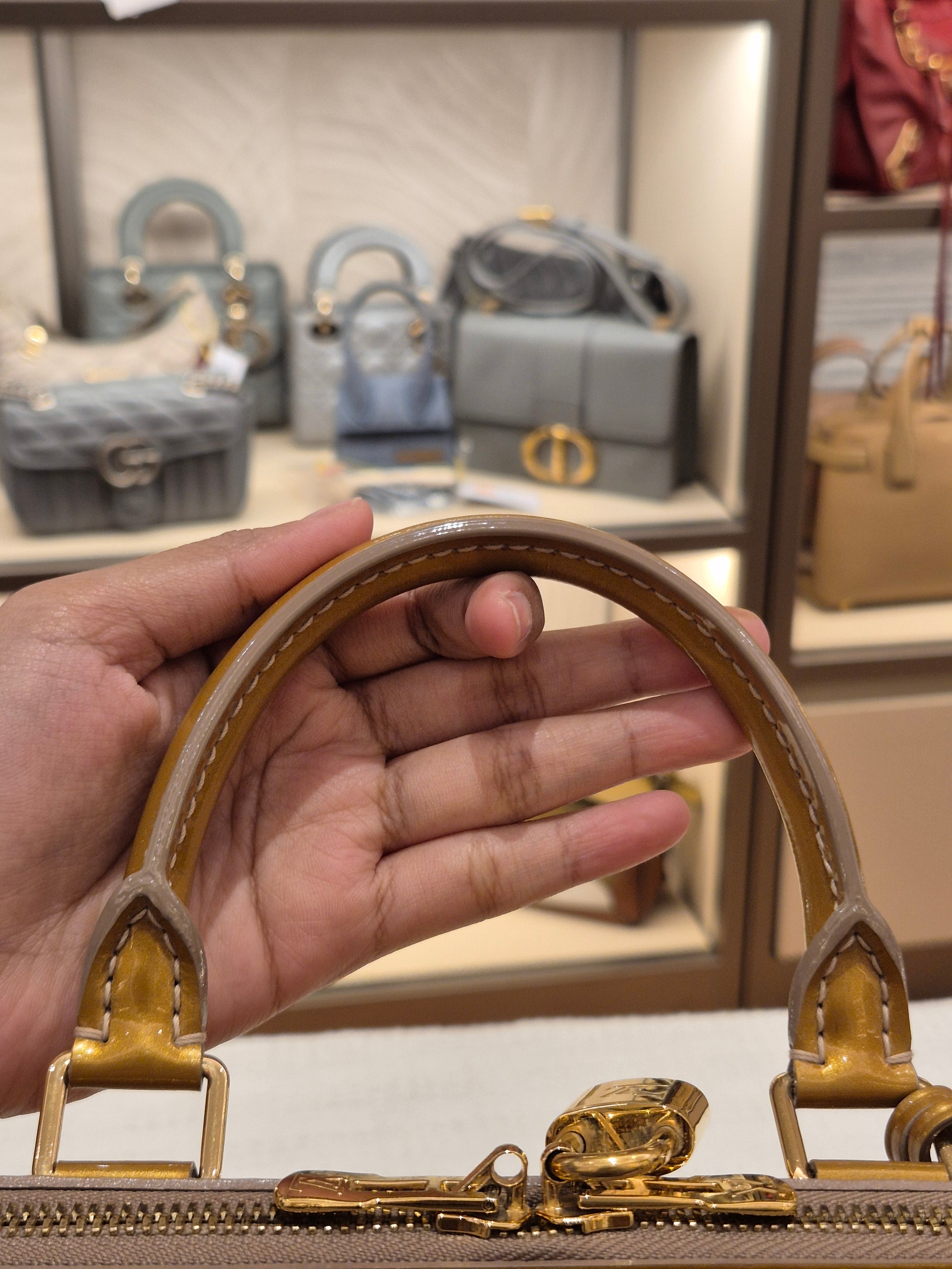 Louis Vuitton Alma PM Vernis