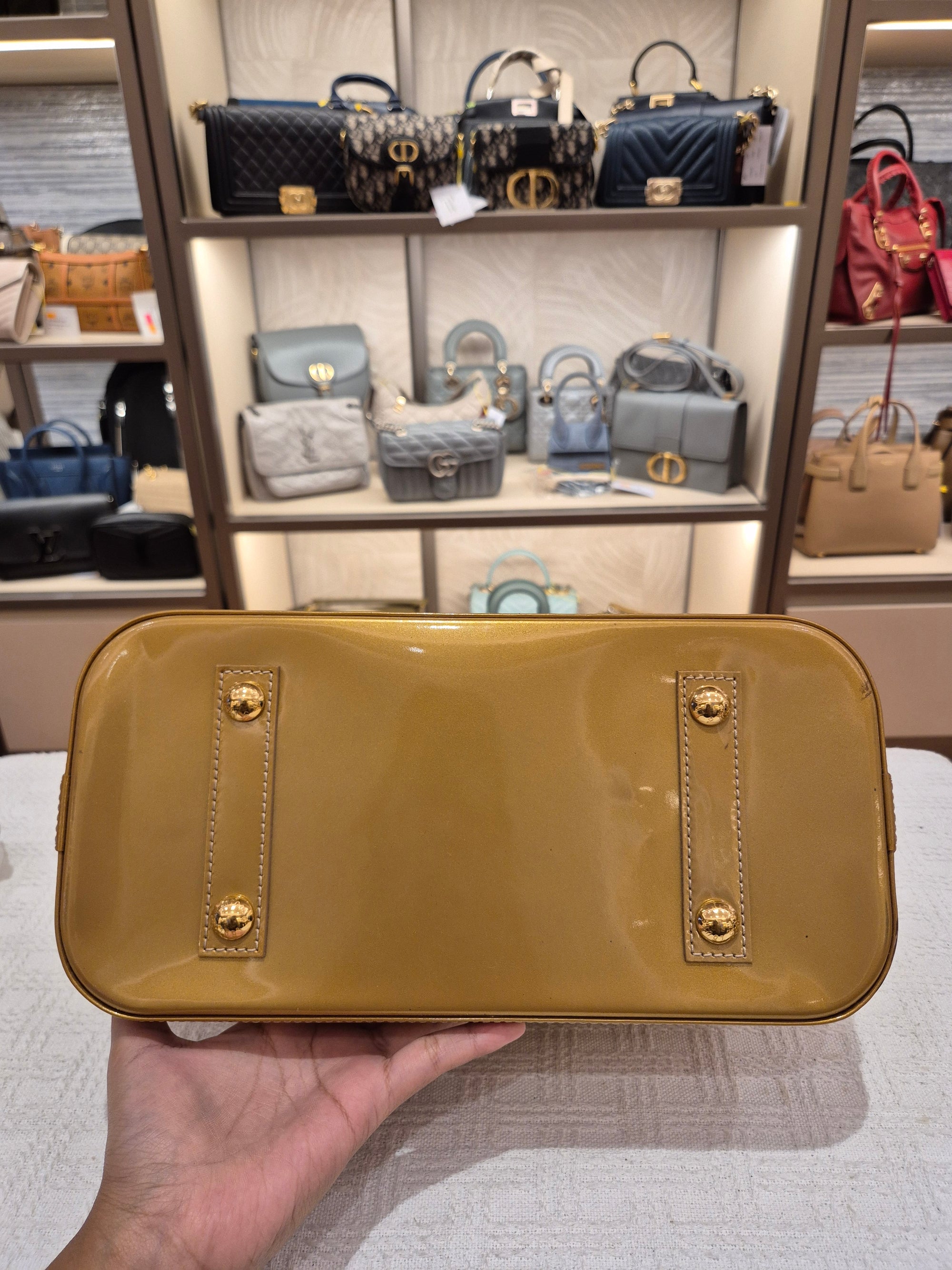 Louis Vuitton Alma PM Vernis