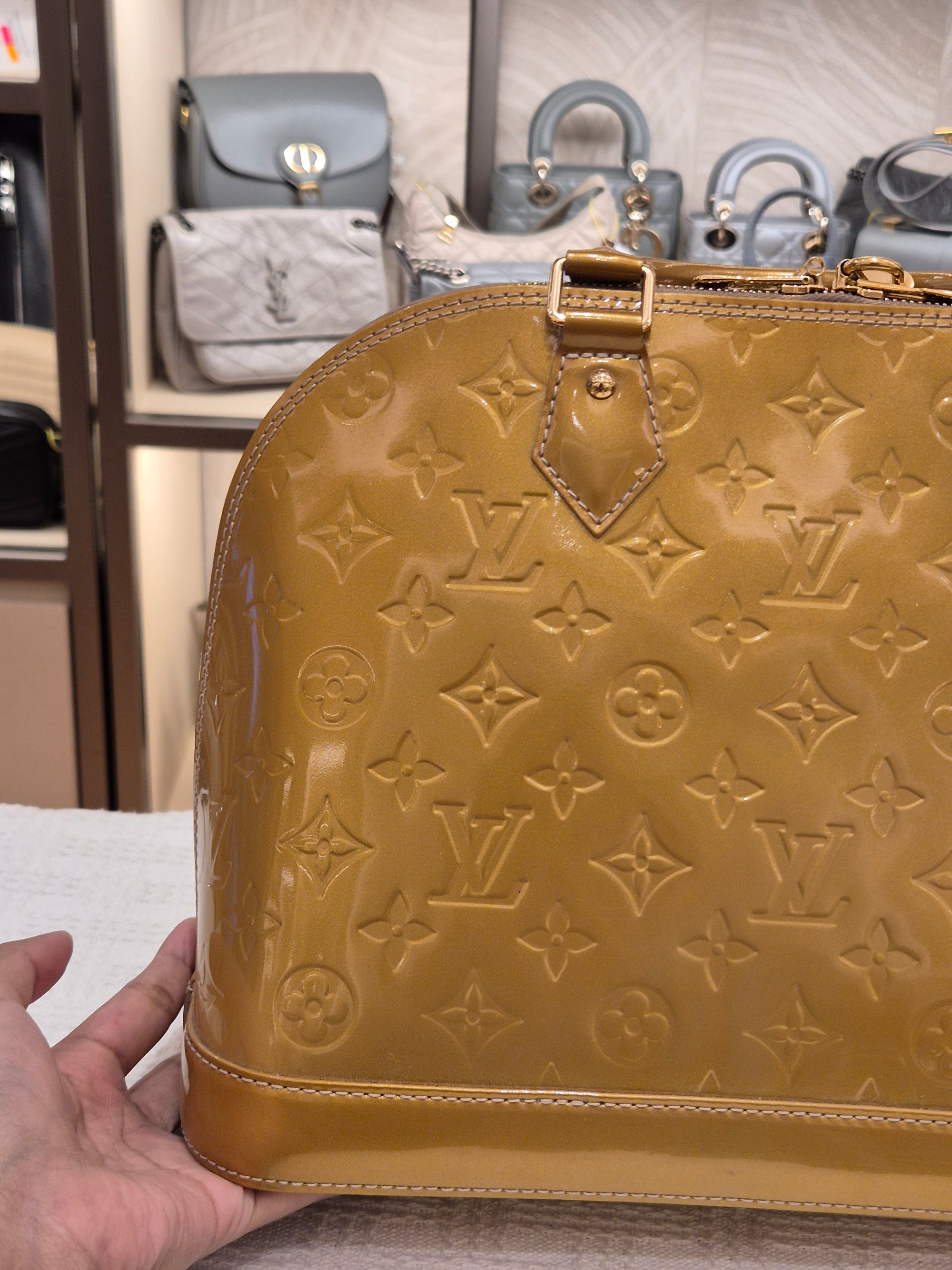 Louis Vuitton Alma PM Vernis