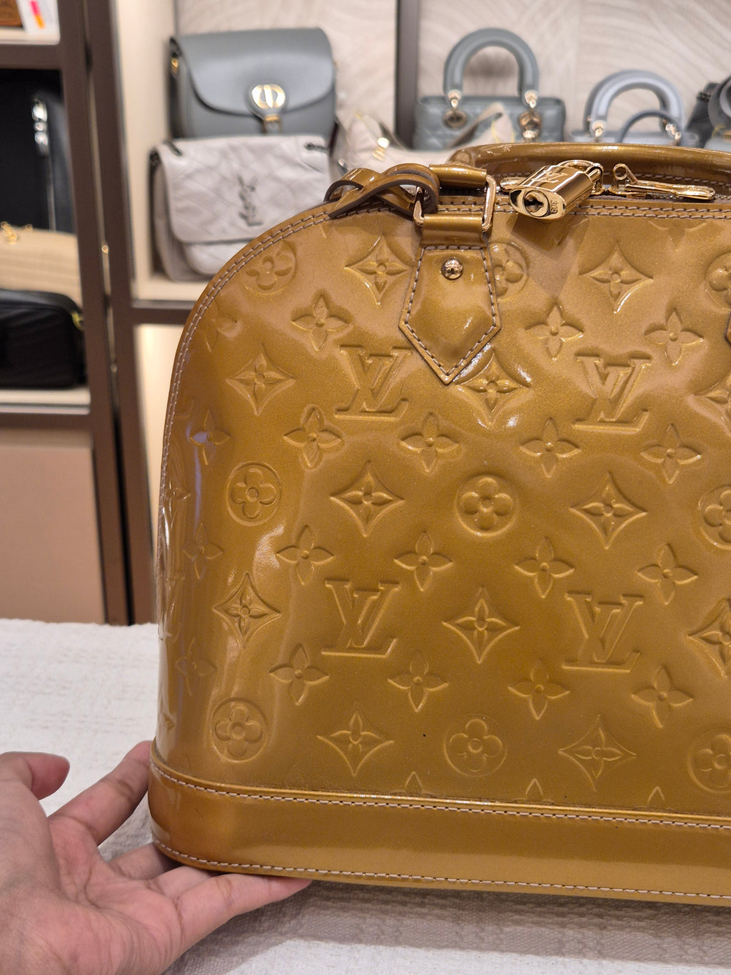 Louis Vuitton Alma PM Vernis