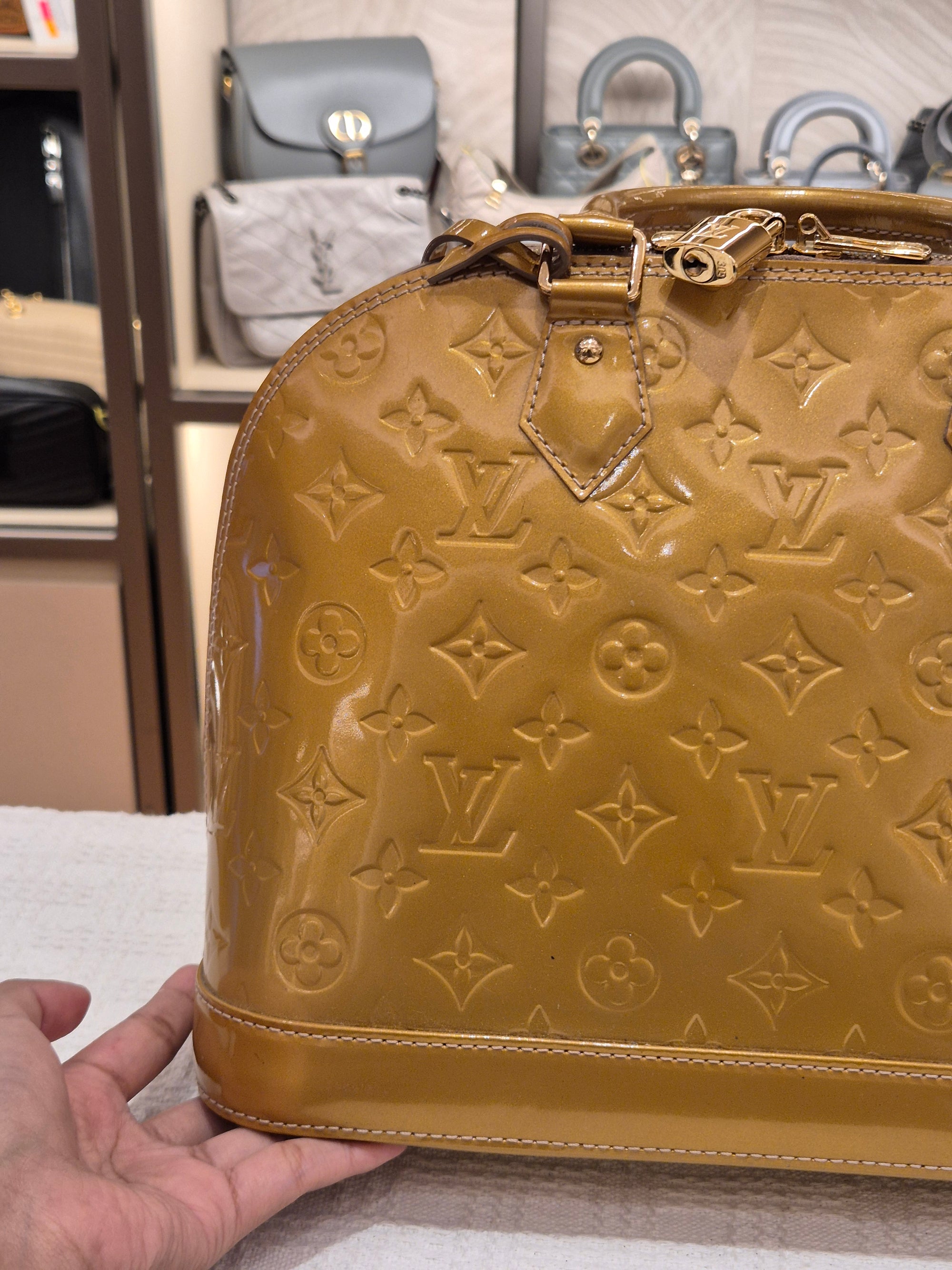 Louis Vuitton Alma PM Vernis