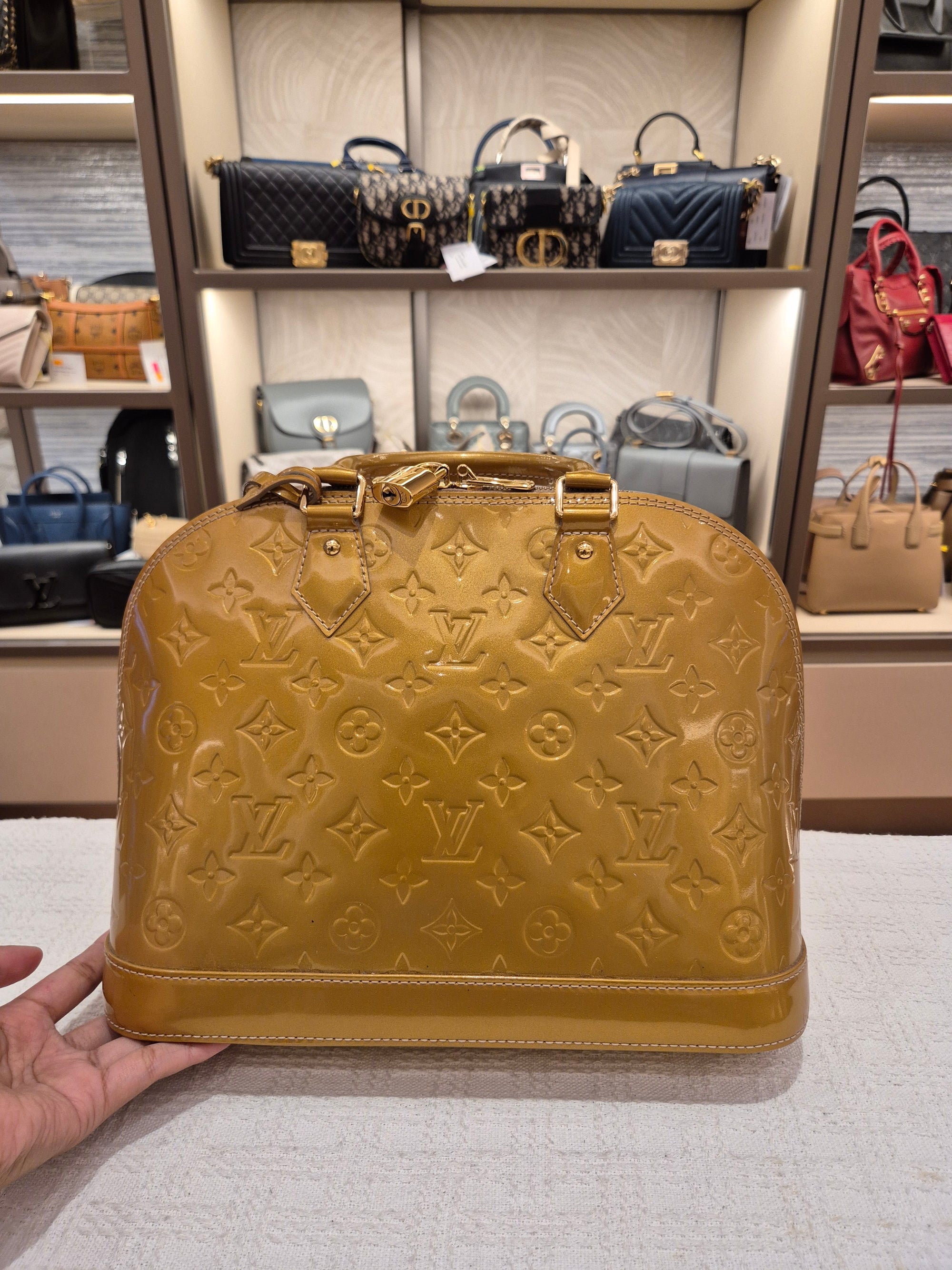 Louis Vuitton Alma PM Vernis