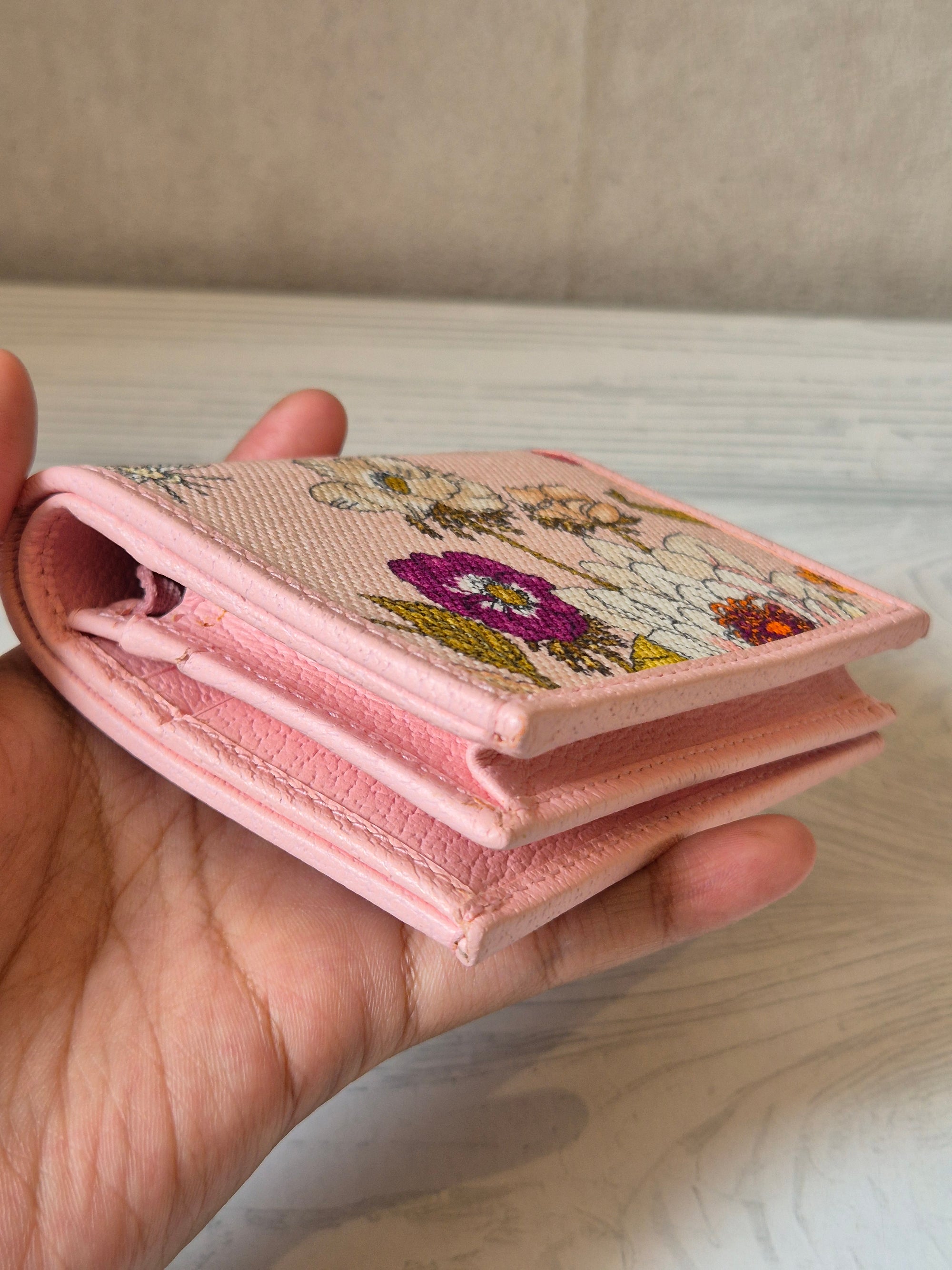 Gucci Compac Wallet Flowers