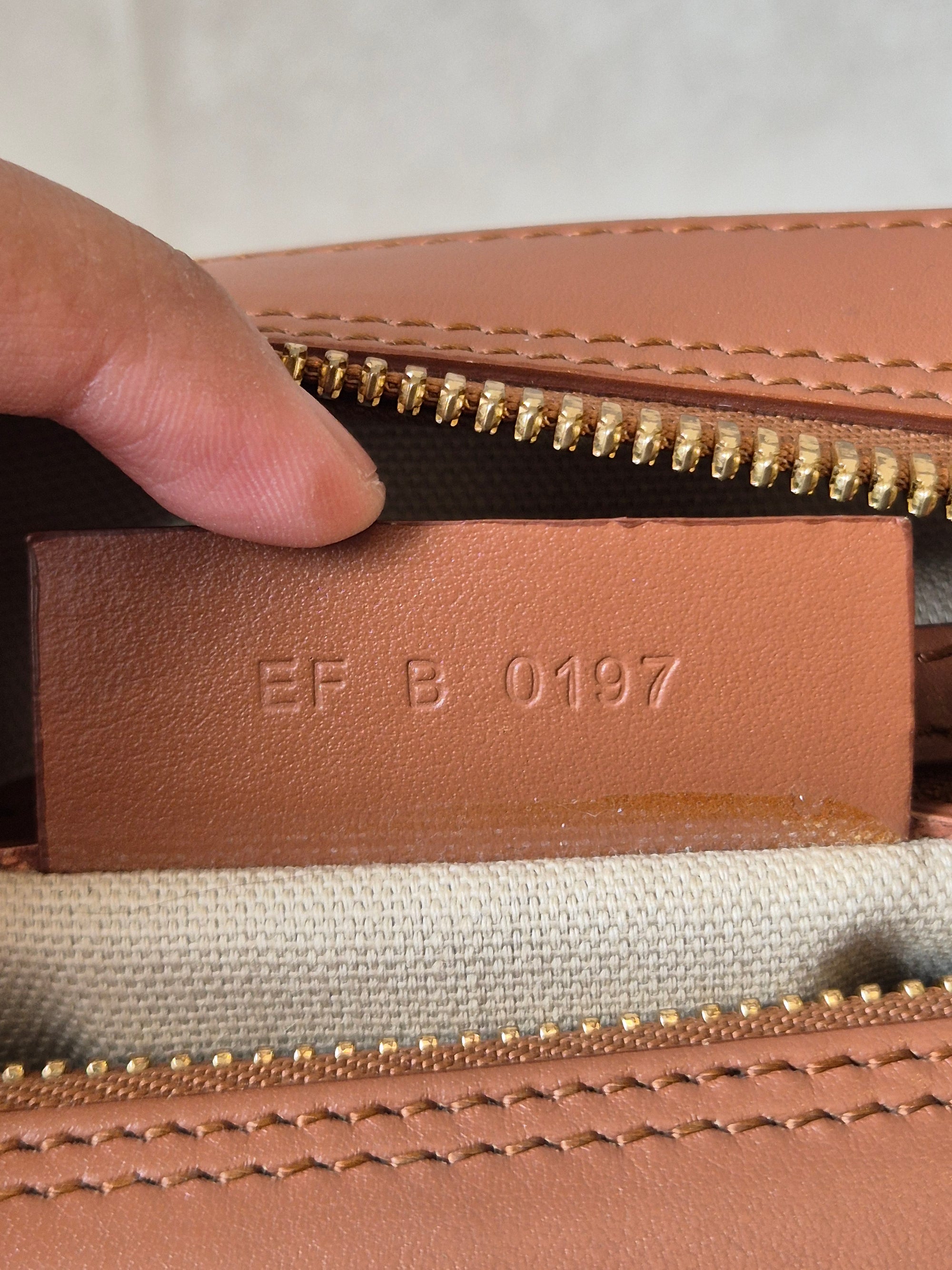 Givenchy Sway Tophand