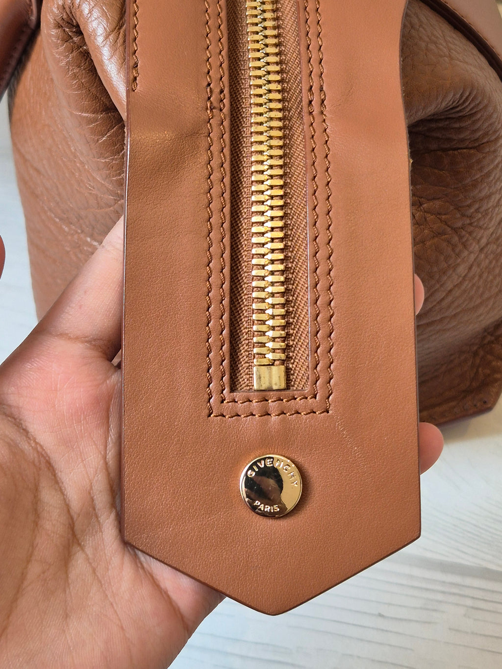 Givenchy Sway Tophand