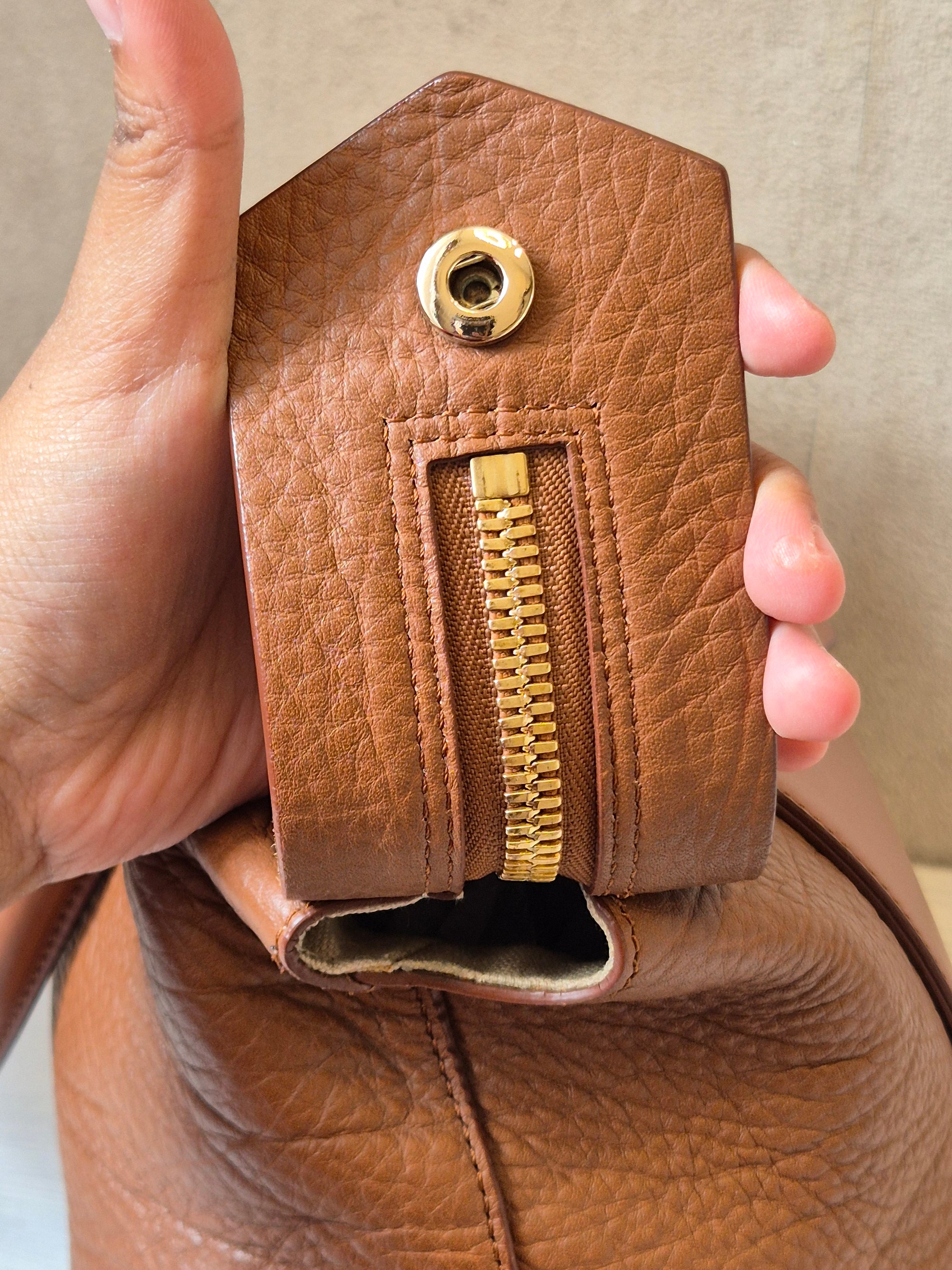 Givenchy Sway Tophand