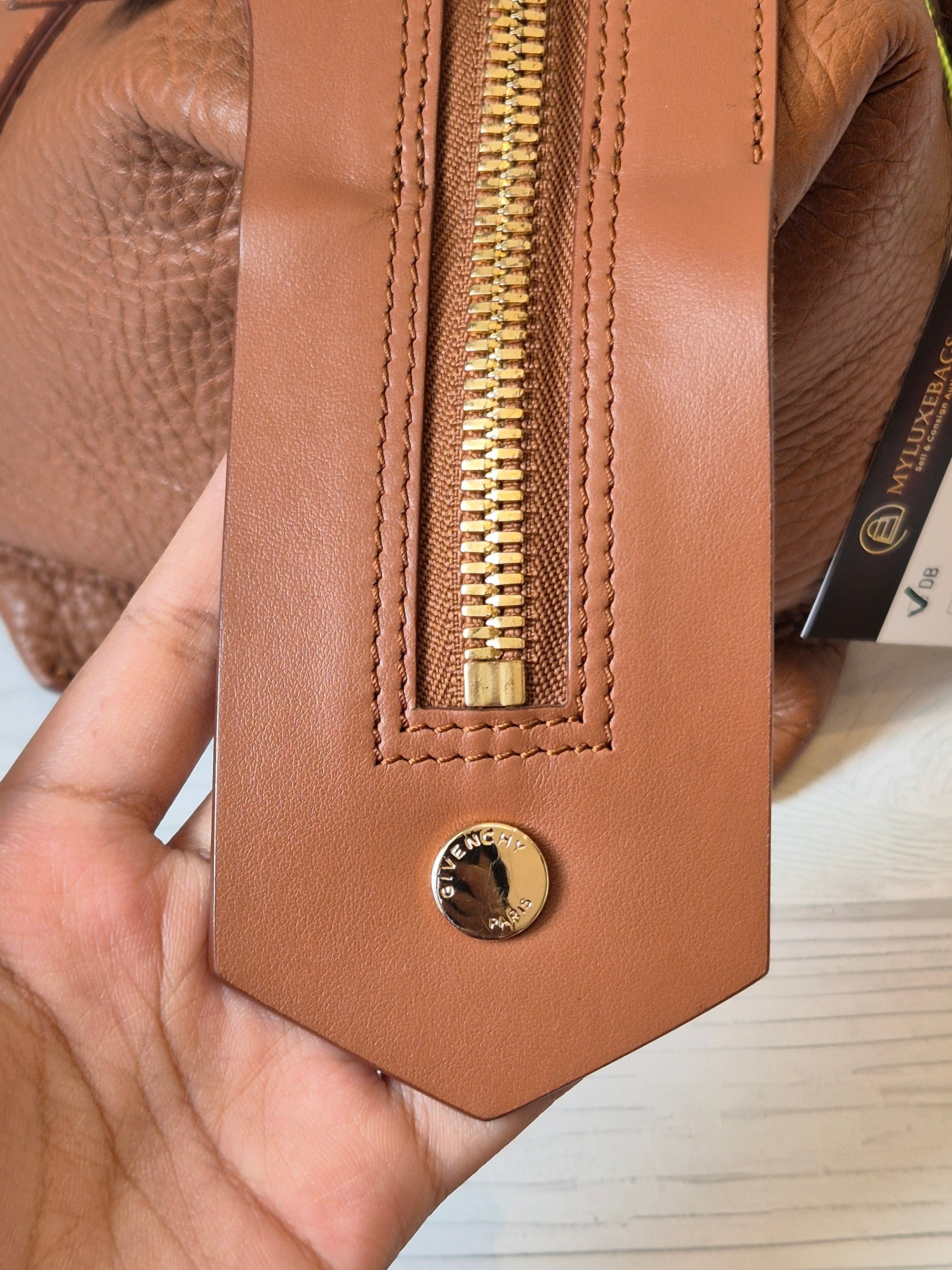 Givenchy Sway Tophand