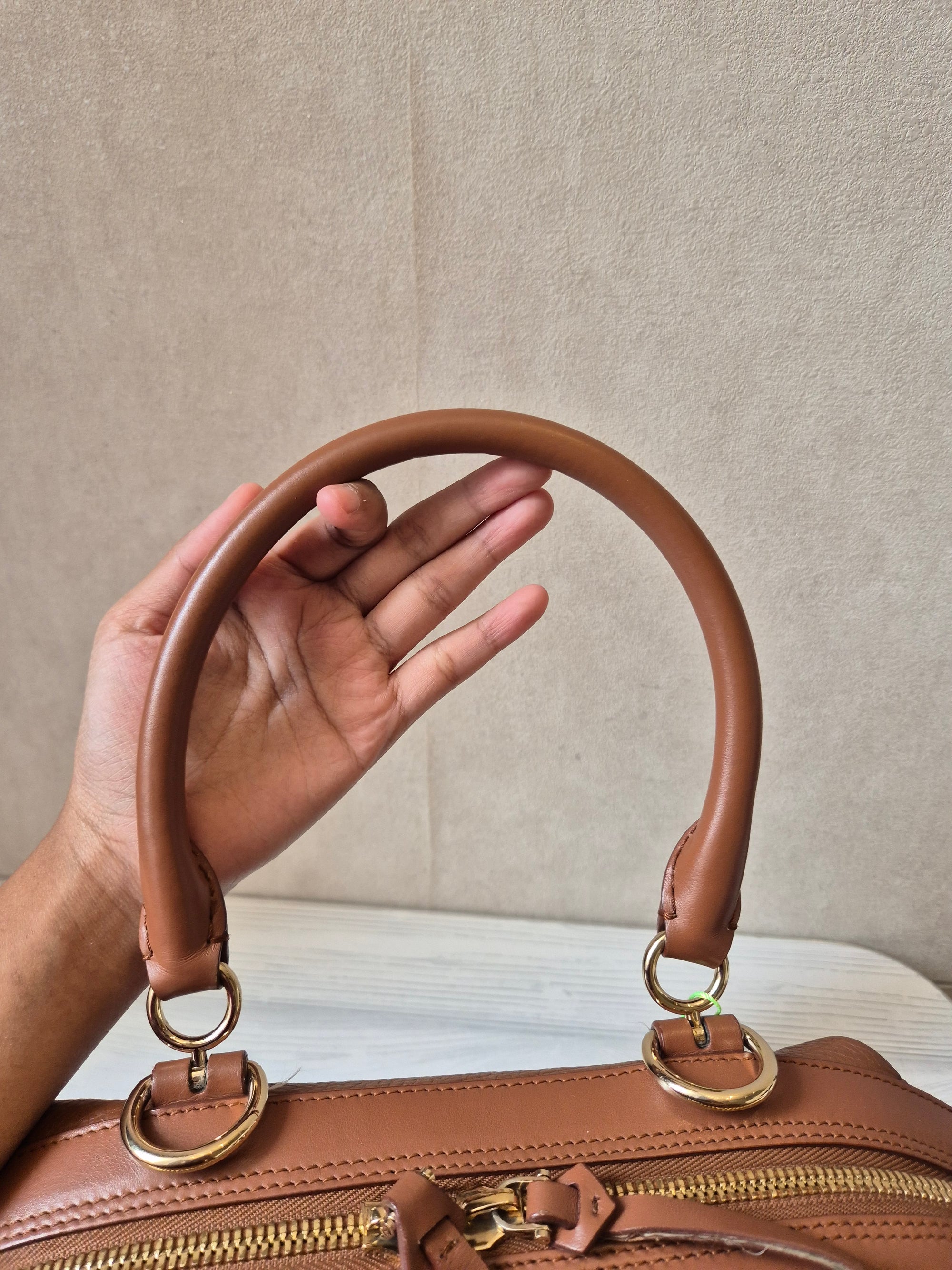 Givenchy Sway Tophand