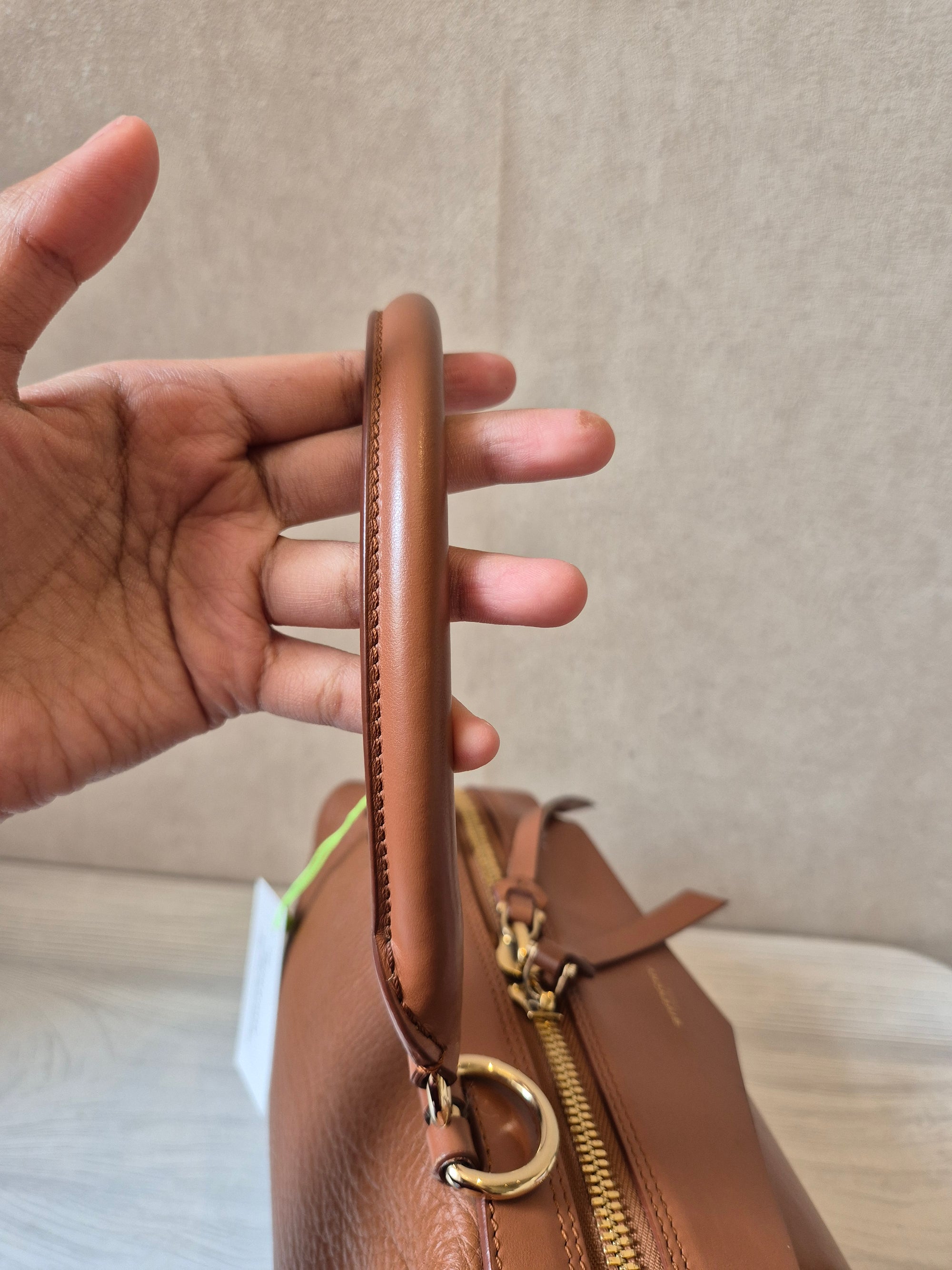 Givenchy Sway Tophand
