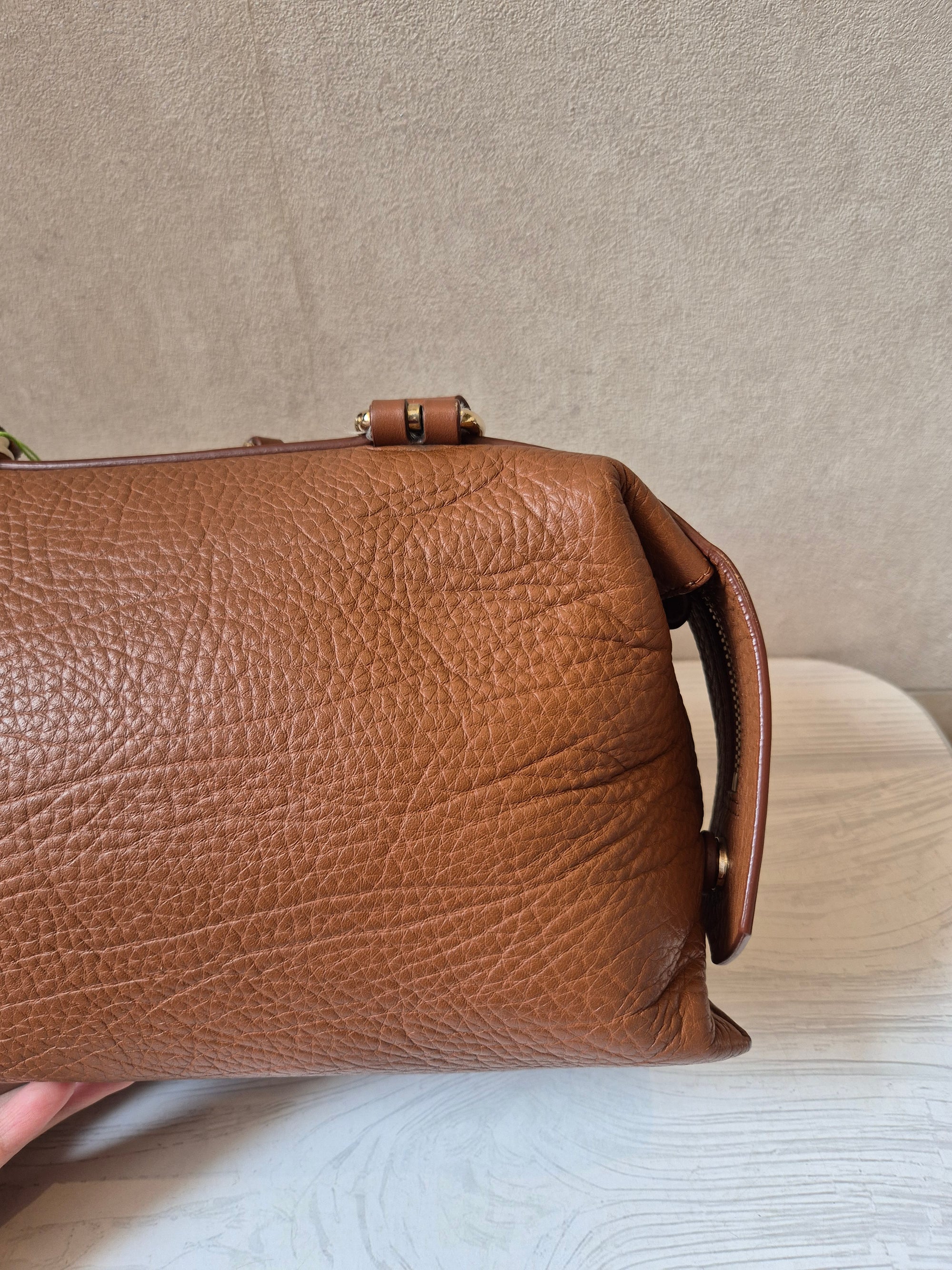 Givenchy Sway Tophand