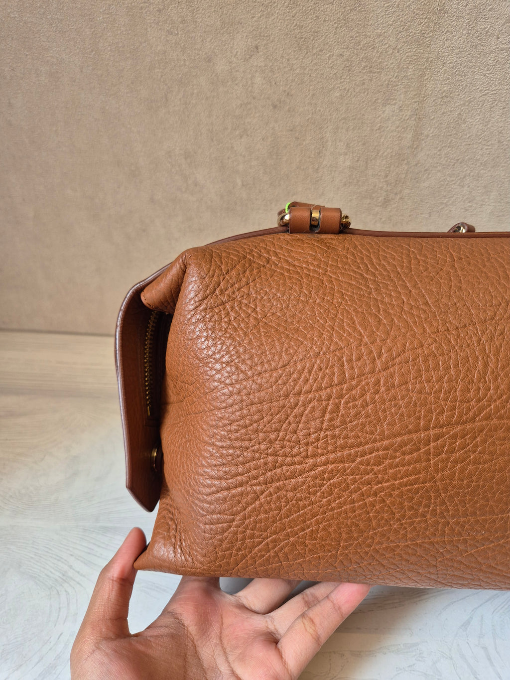 Givenchy Sway Tophand