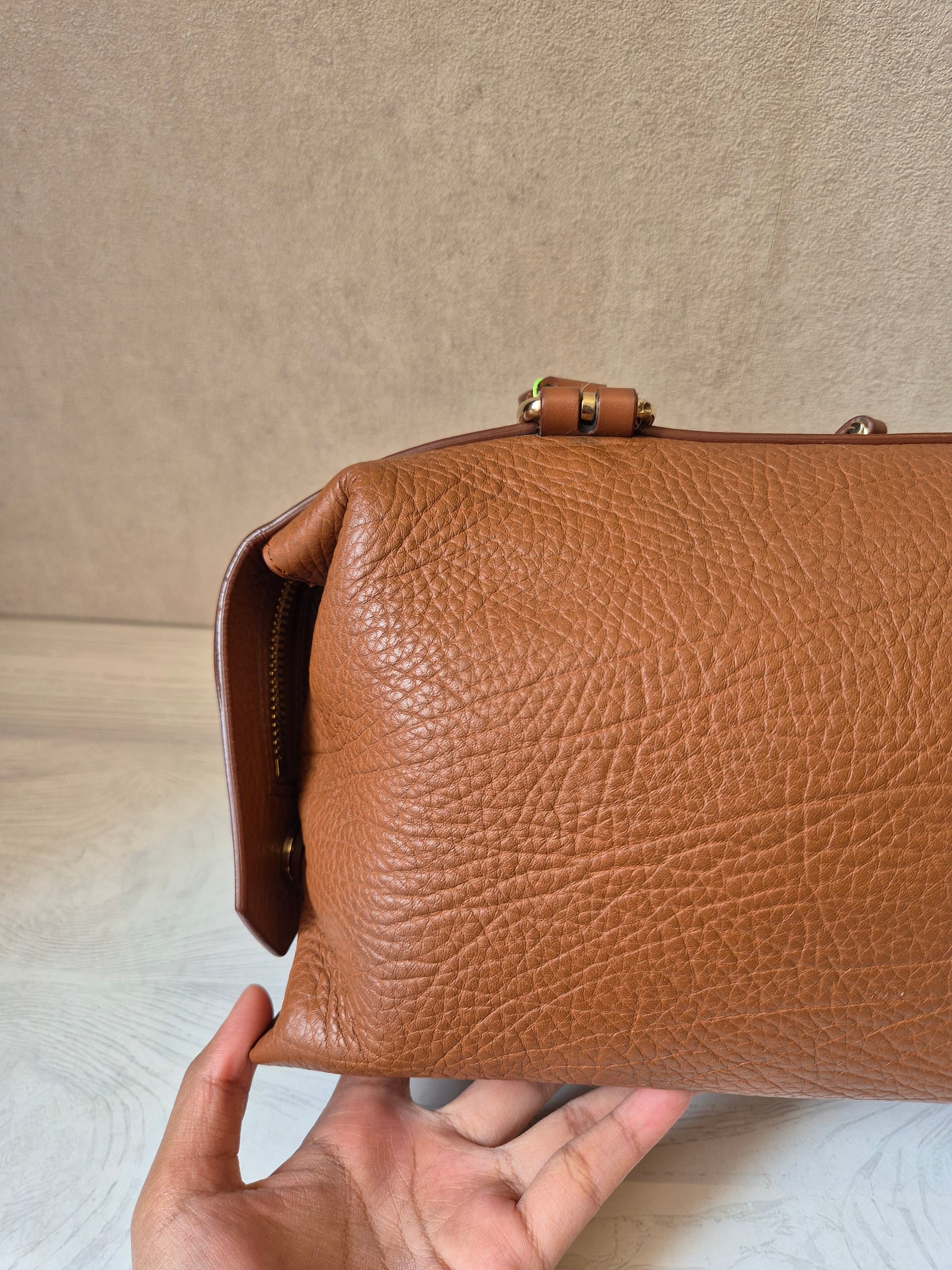 Givenchy Sway Tophand
