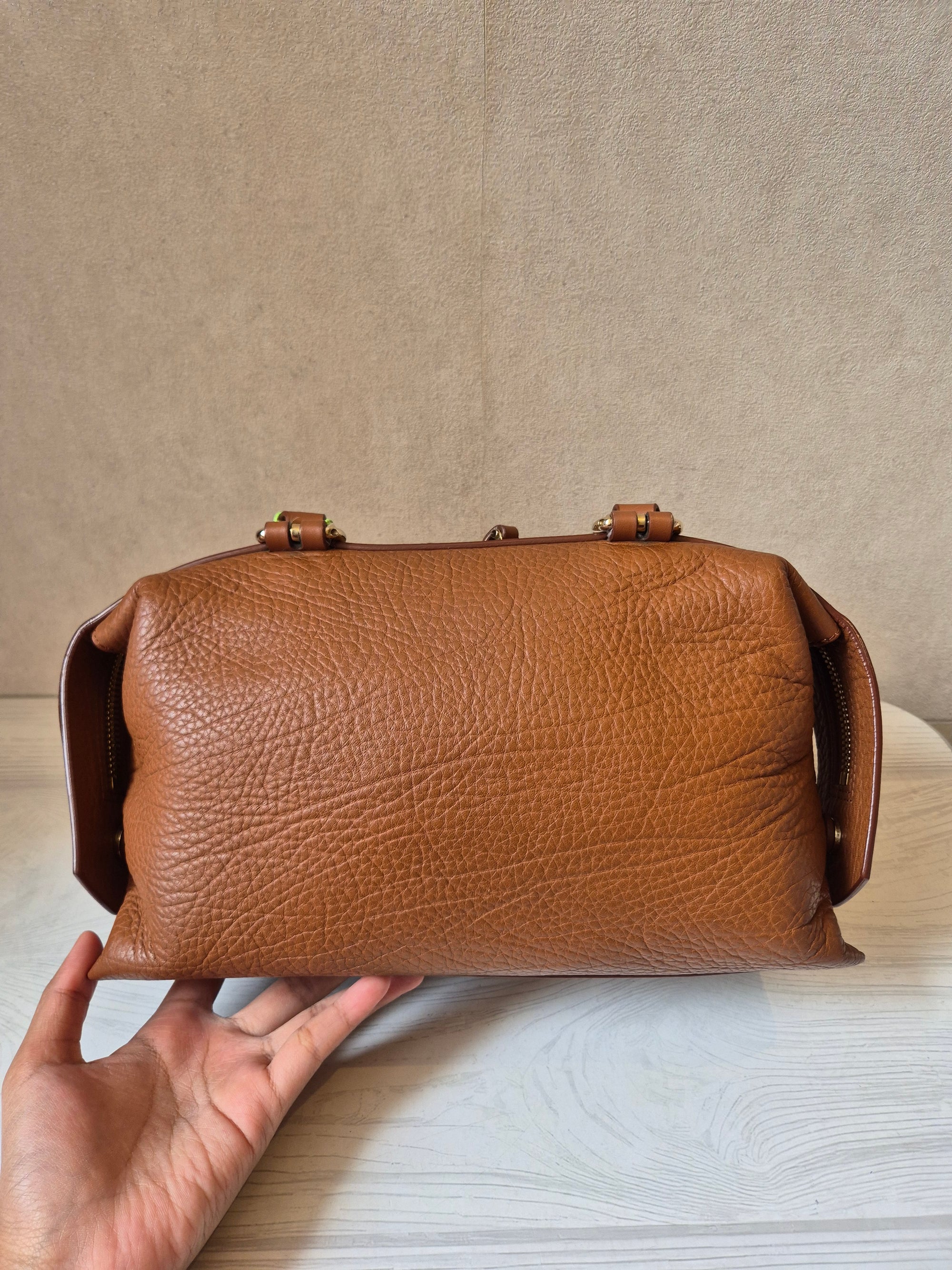 Givenchy Sway Tophand