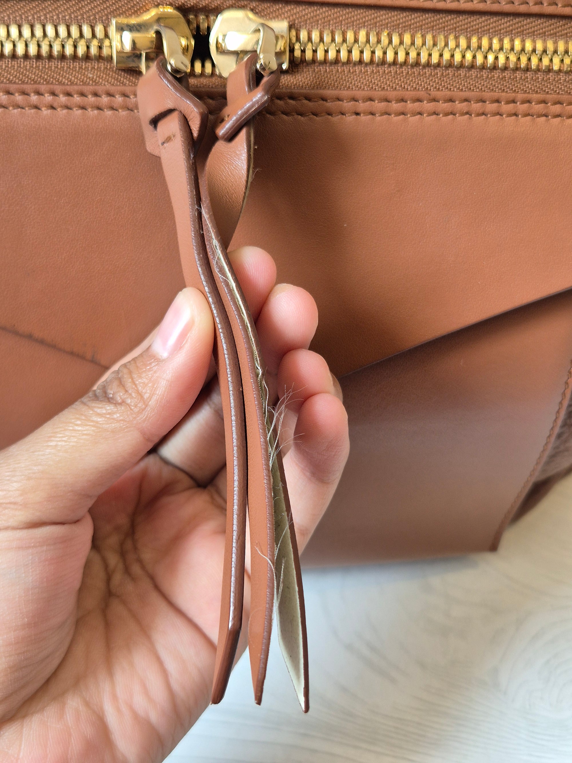 Givenchy Sway Tophand