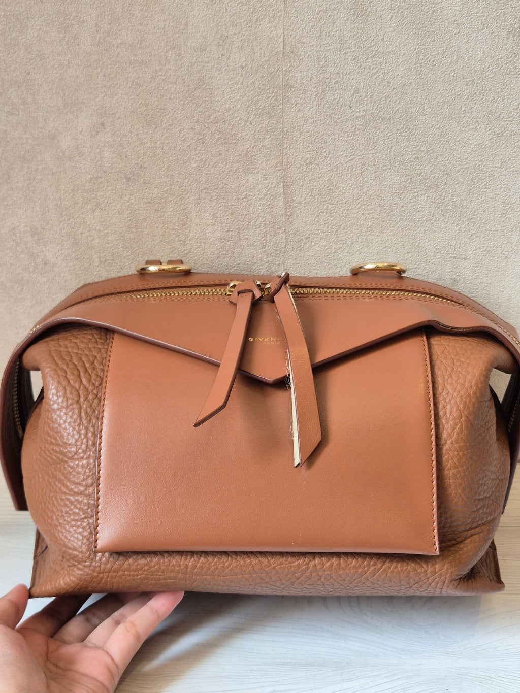 Givenchy Sway Tophand