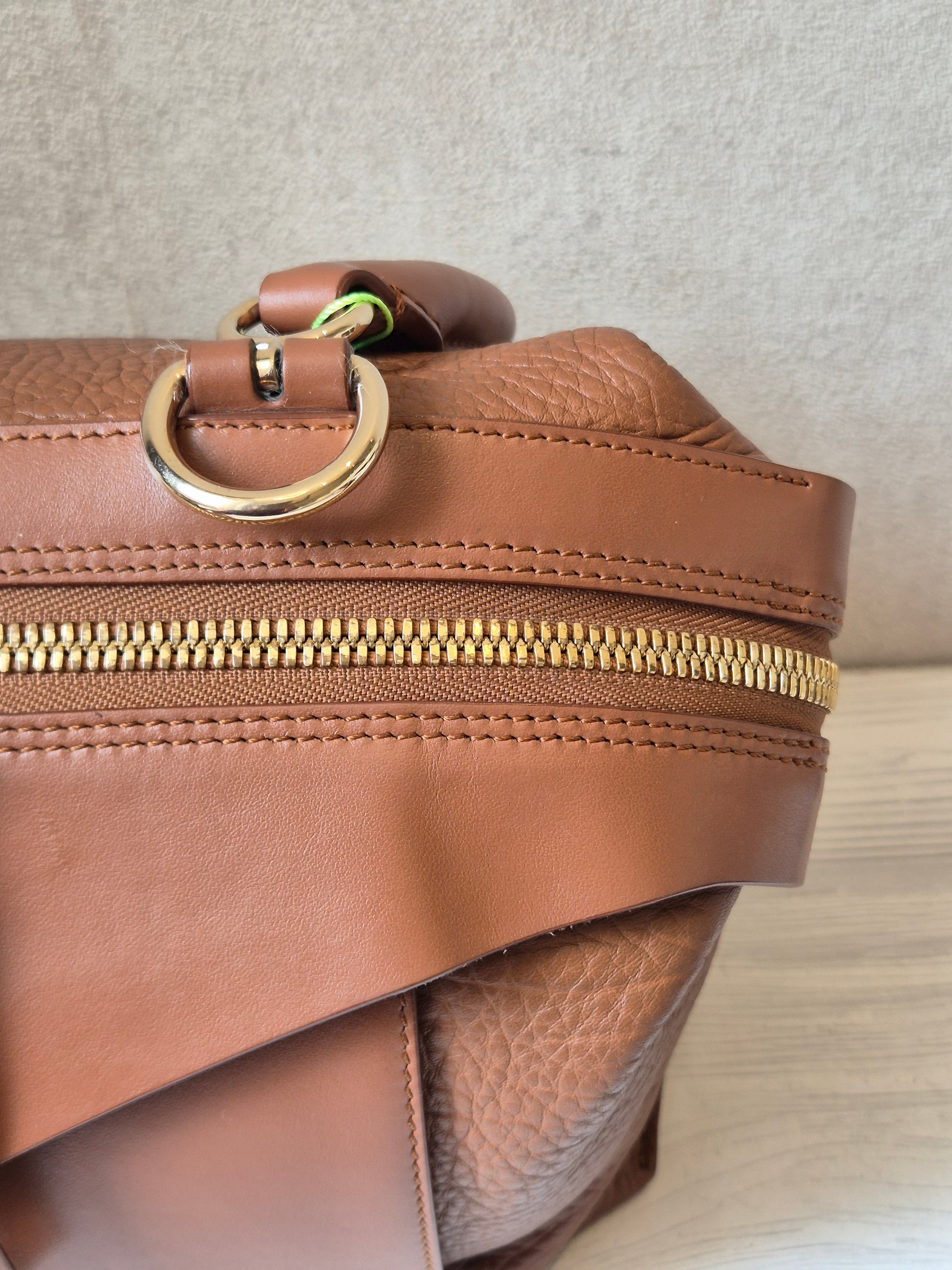 Givenchy Sway Tophand