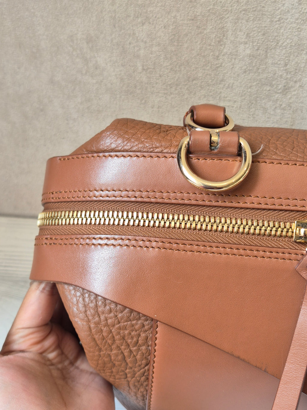 Givenchy Sway Tophand