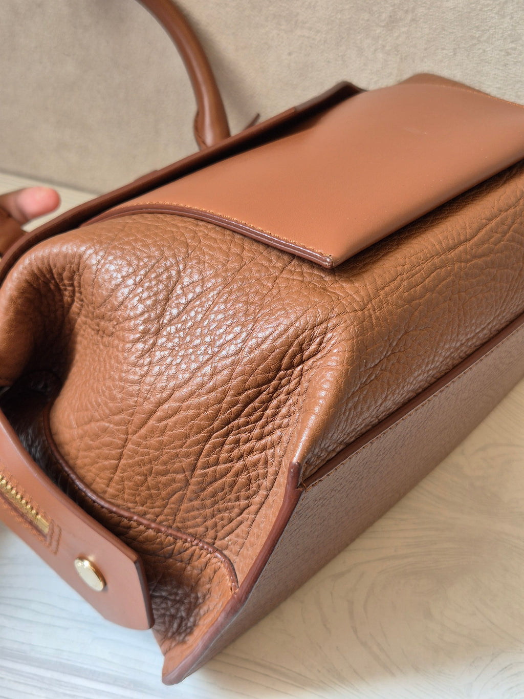 Givenchy Sway Tophand