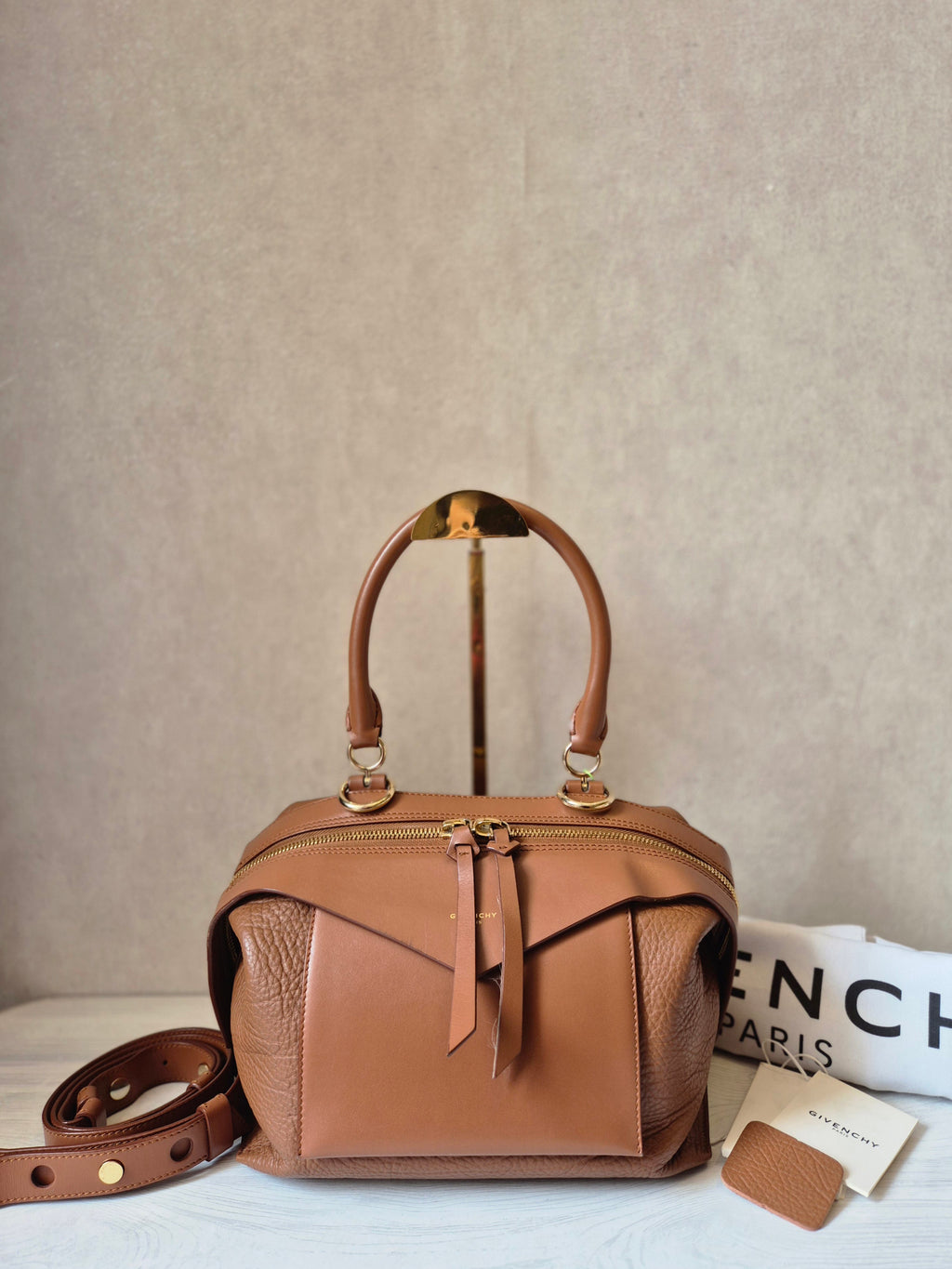 Givenchy Sway Tophand