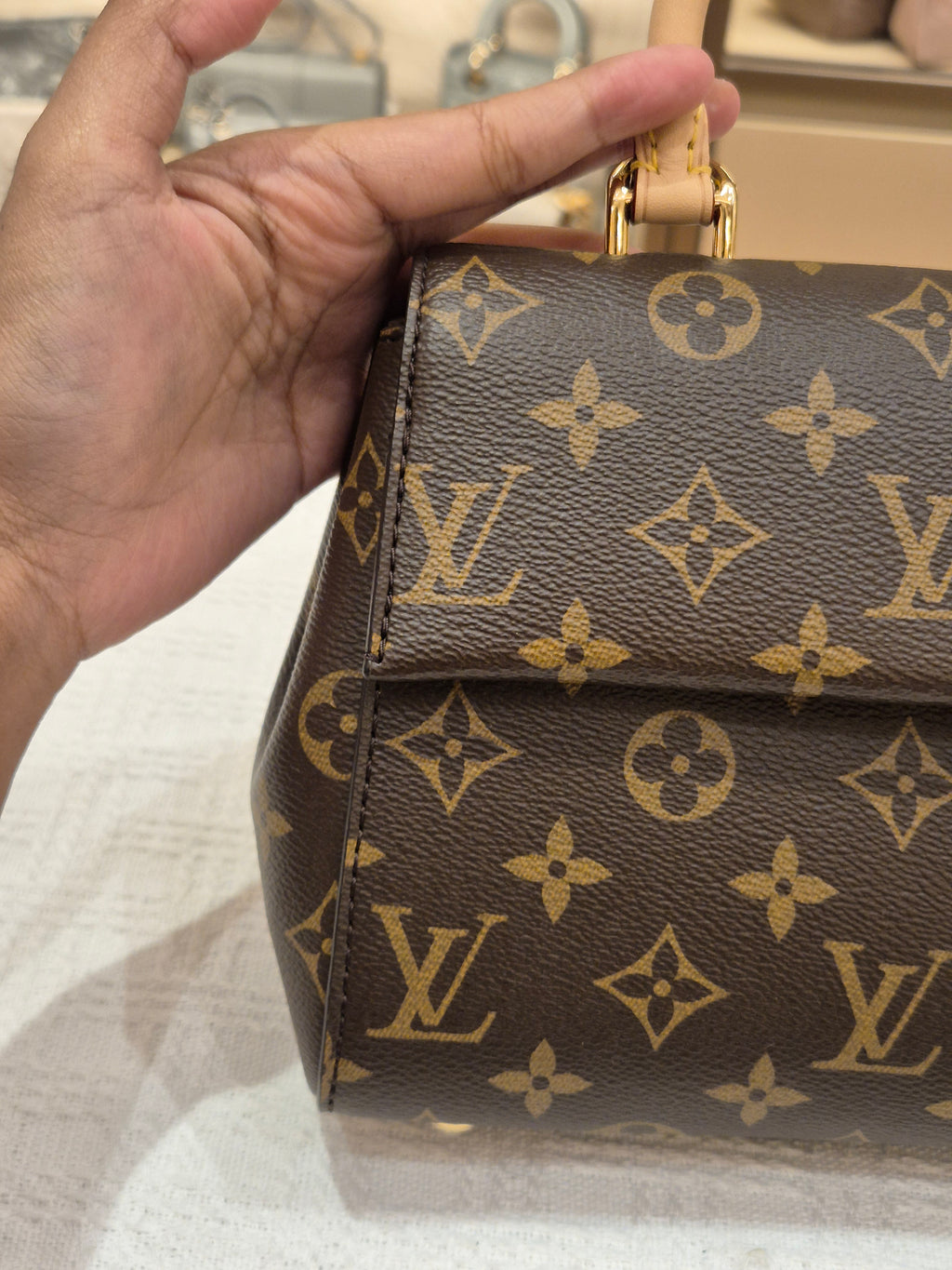 Louis Vuitton Mini Clunny monogram