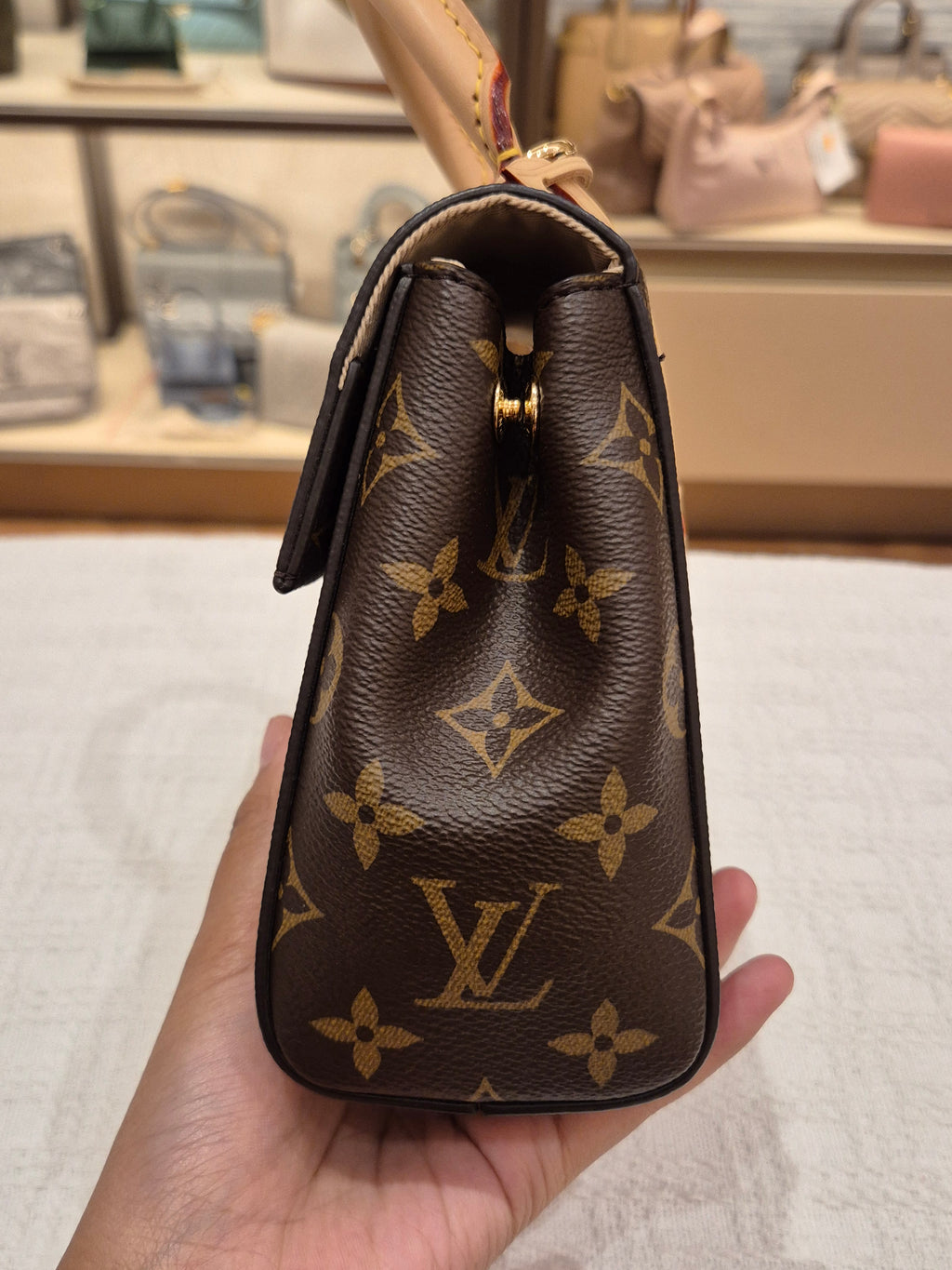 Louis Vuitton Mini Clunny monogram