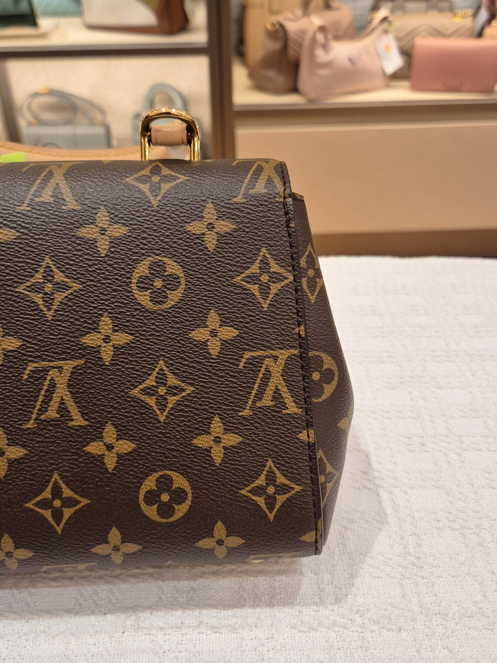 Louis Vuitton Mini Clunny monogram