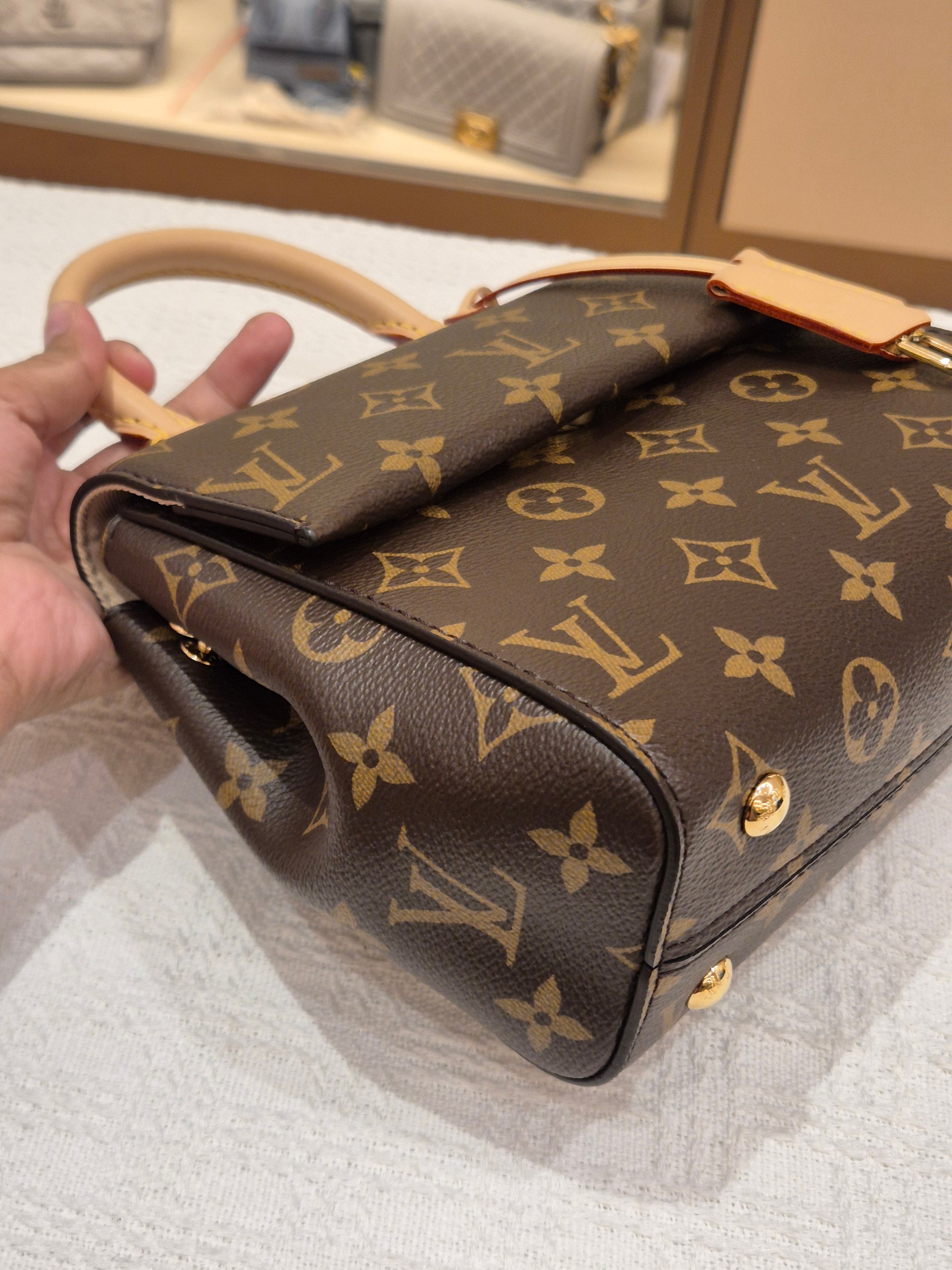 Louis Vuitton Mini Clunny monogram