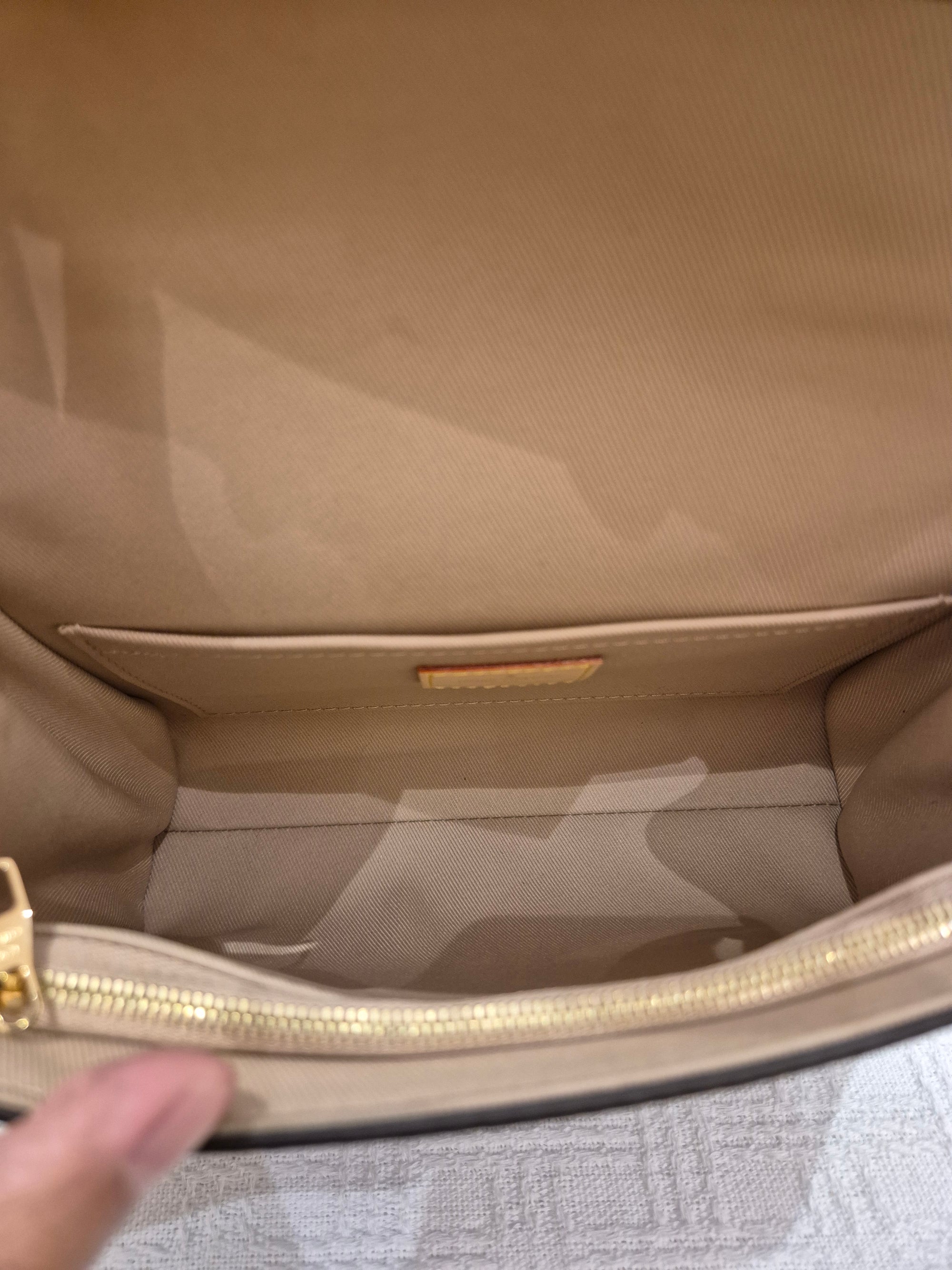 Louis Vuitton Mini Clunny monogram