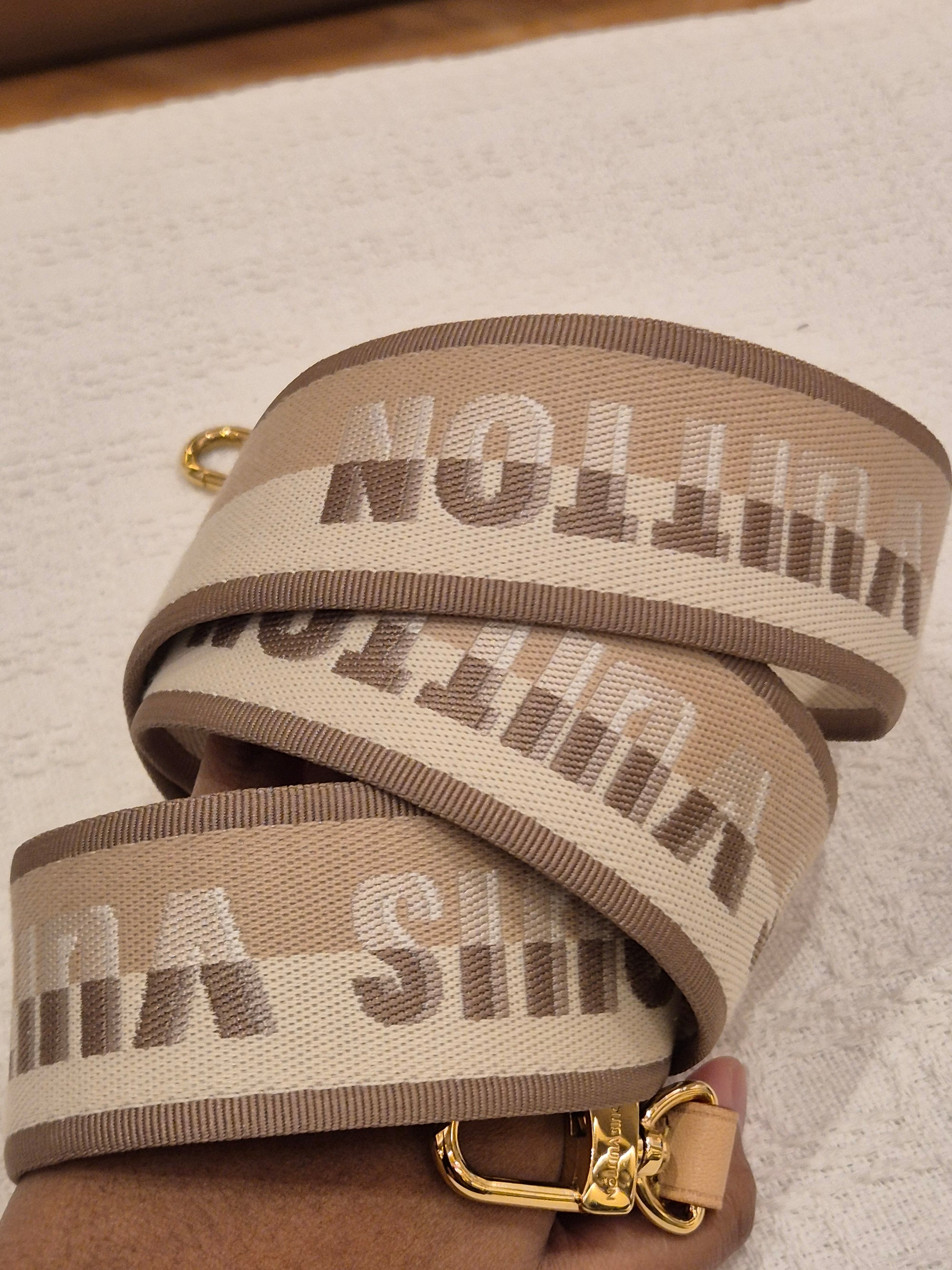 Louis Vuitton Mini Clunny monogram