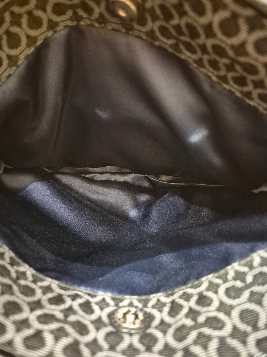 Coach Double Zipper Signature