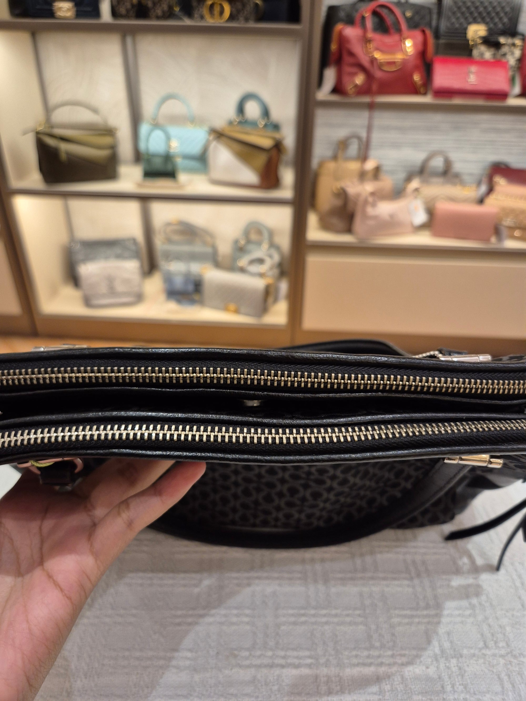 Coach Double Zipper Signature